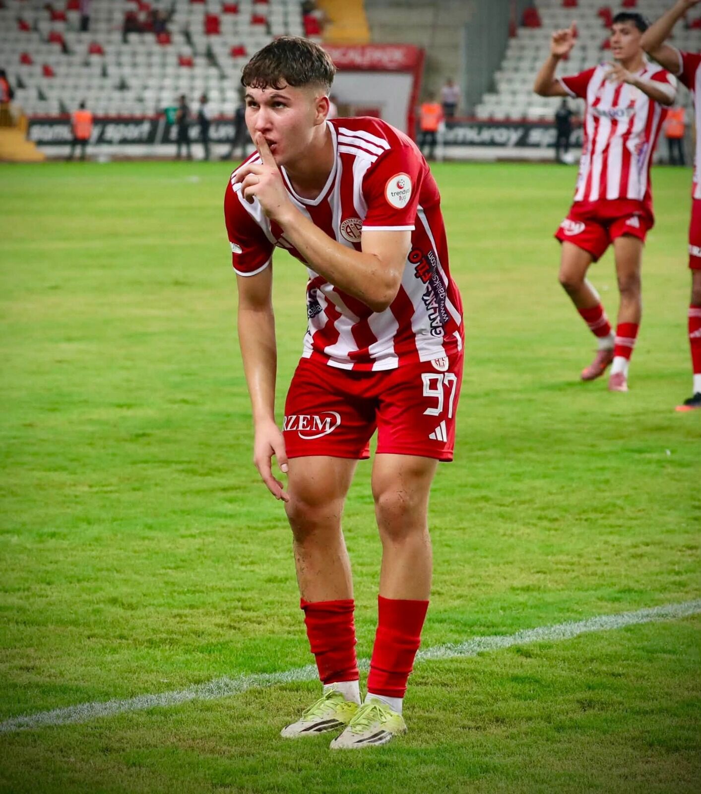 İşte Antalyaspor’un 8 Haftalık Raporu! 3 Teknik Adam, 26 Futbolcu Görev Yaptı (4)