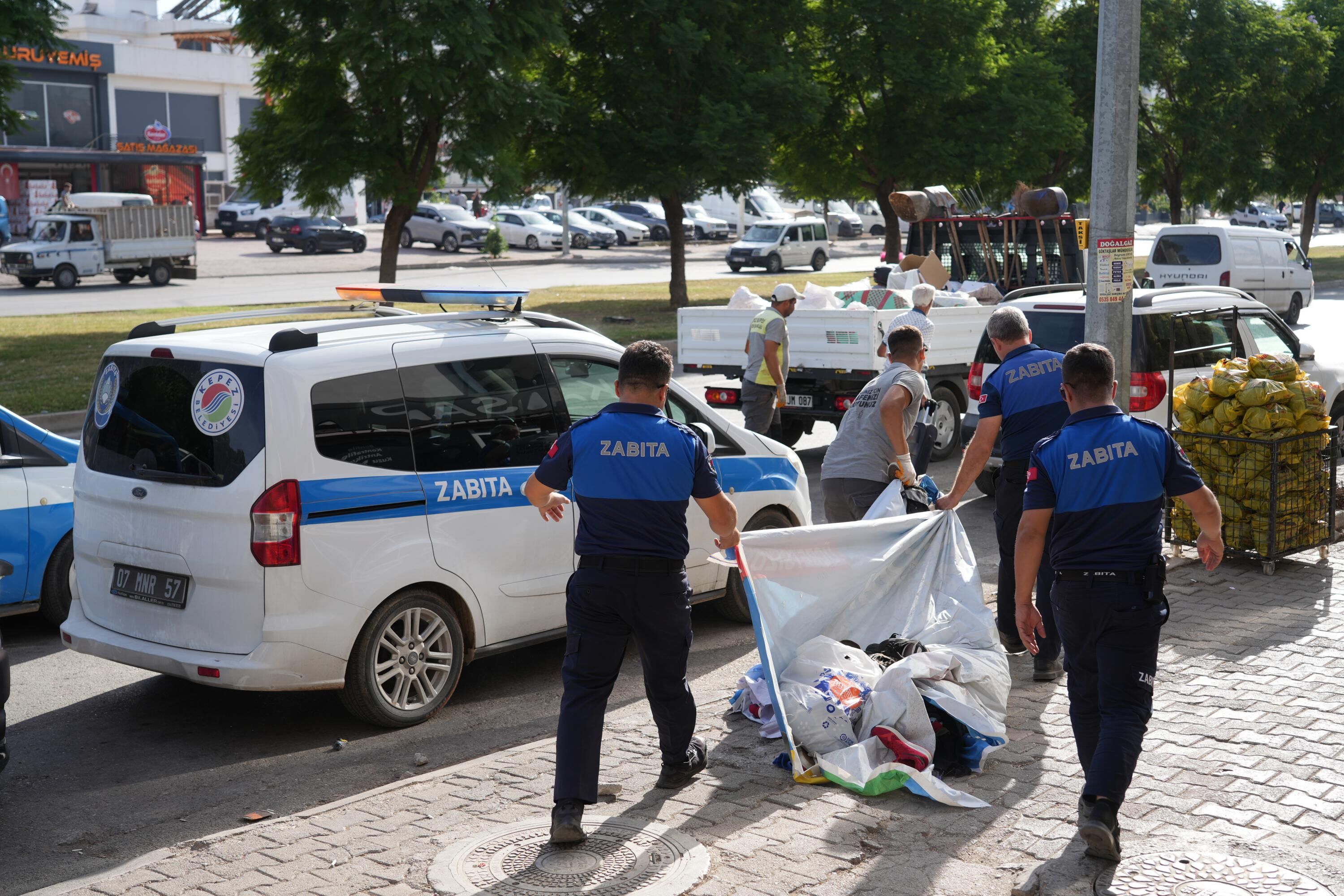Kepez Belediyesi Pazarları Kıskaca Aldı (3)