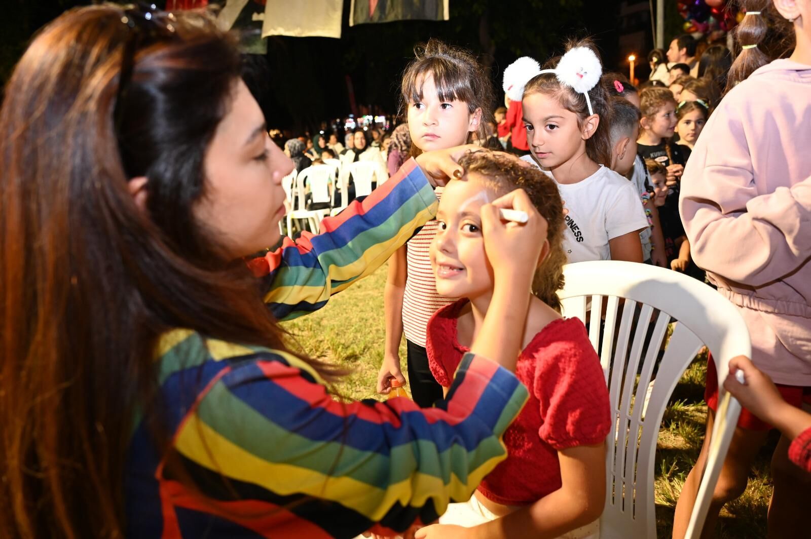 Kepez Belediyesi Yeni Mahalle'deki Çocukların Yüzünü Güldürdü (4)