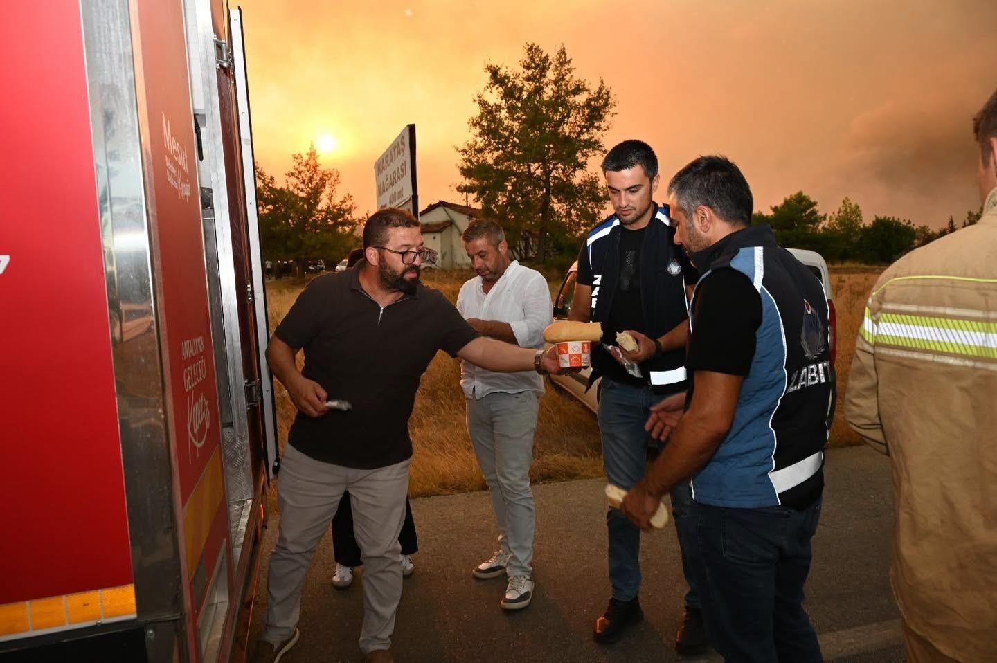 Kepez Belediyesi’nden Yangın Bölgesi Tam Destek (4)