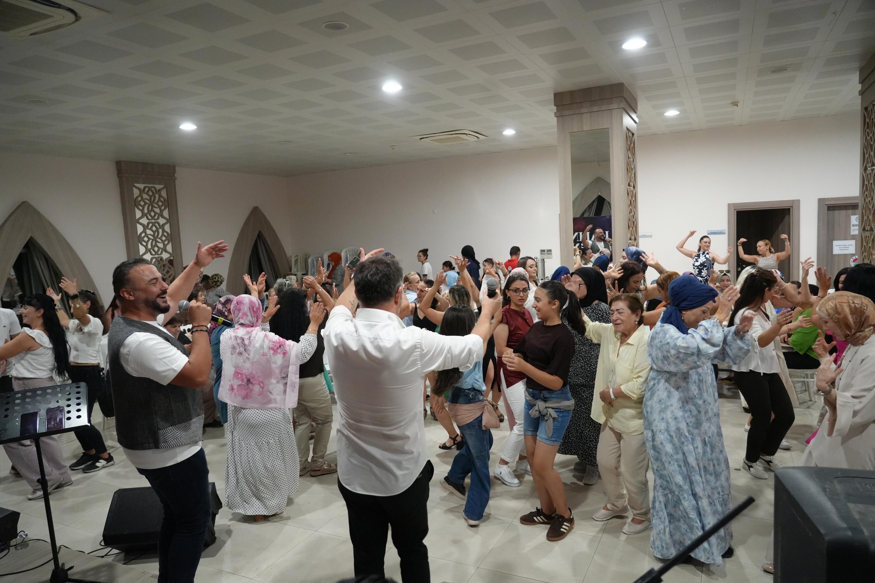 Kepez’de Kadınlar Kadınlar Matinesi’nde Buluştu (2)