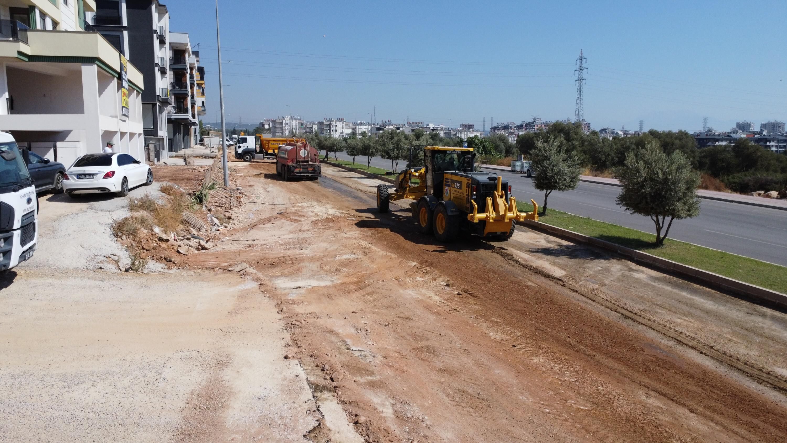 Kepez’de Ulaşım Yatırımları Hızlandı! Binlerce Metrelik Yol Yenilendi (3)