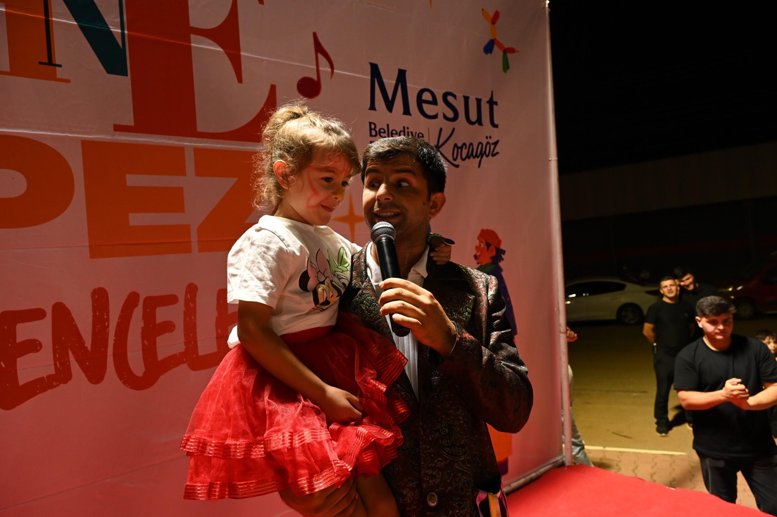 Kepez’in Çocukları Sahne Kepez’le Eğlendi (7)
