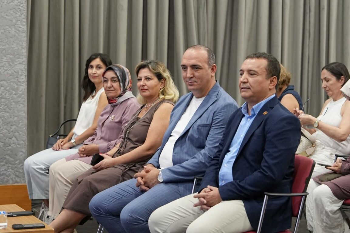 Konyaaltı’nda Anlamlı Panel! Kotan’dan Sosyal Belediyecilik Vurgusu (3)
