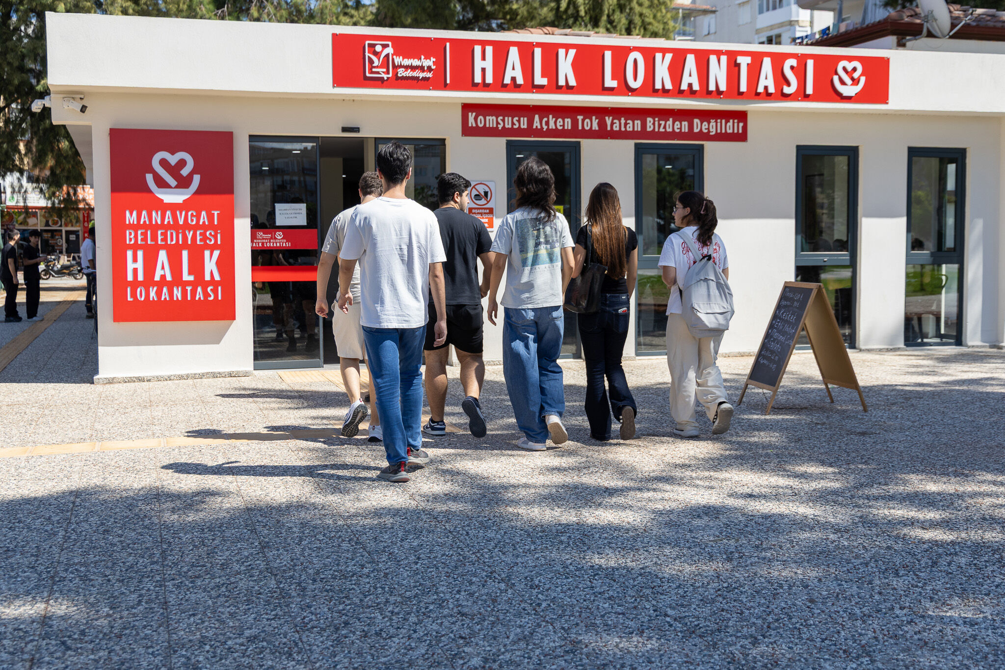 Manavgat Belediye Başkan Vekili Çiçek Yemek Dağıttı (8)