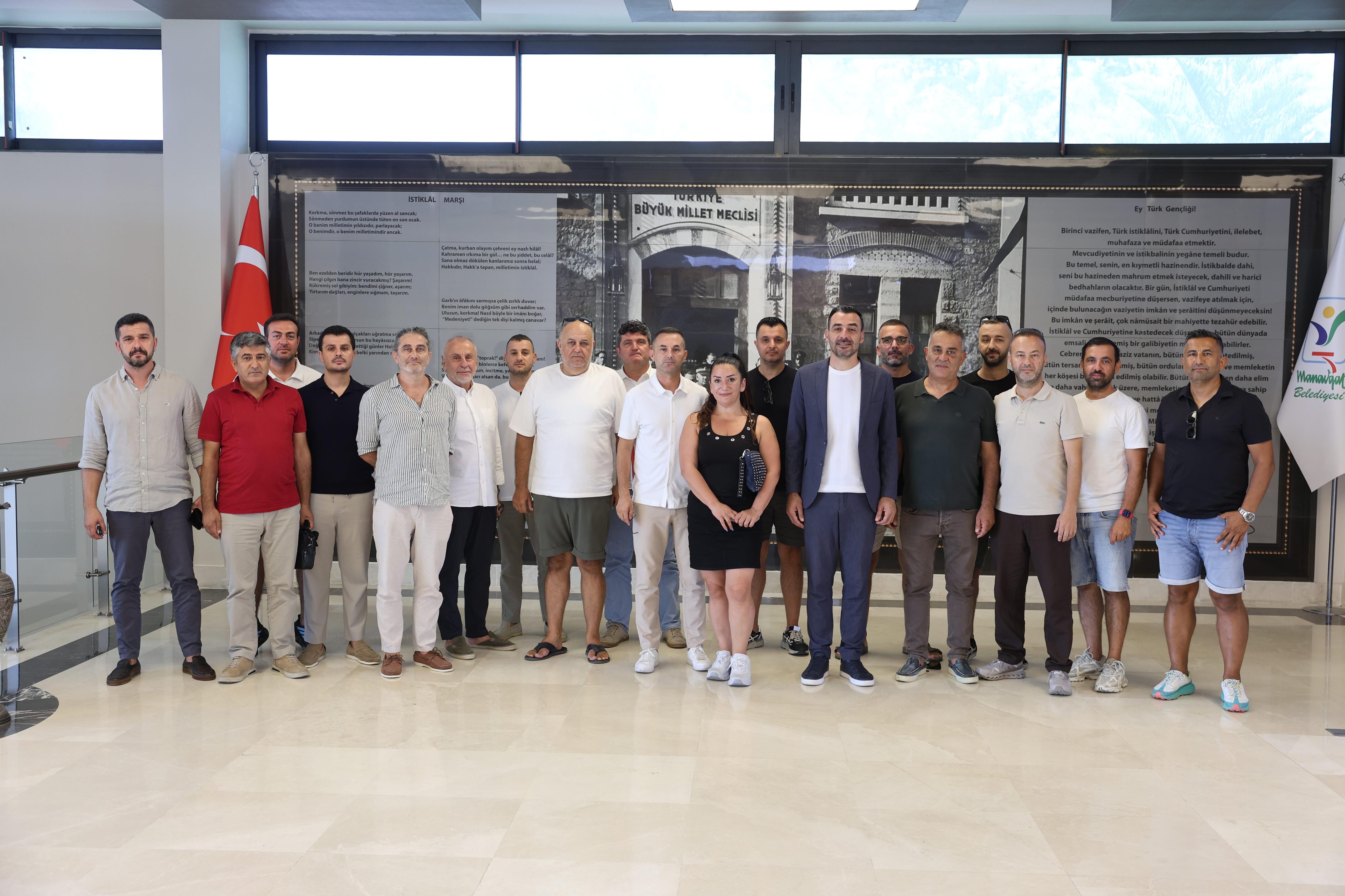 Manavgat Belediyesi Başkan Vekili Mehmet Çiçek, esnafın sorunlarını yerinde dinledi
