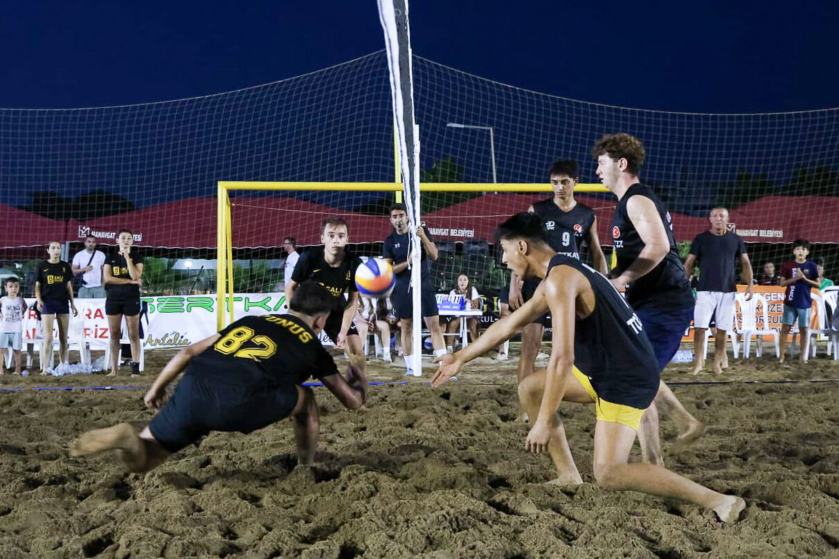 Manavgat’ta Plaj Voleybolu Halk Turnuvası Şampiyonu Belli Oldu (8)