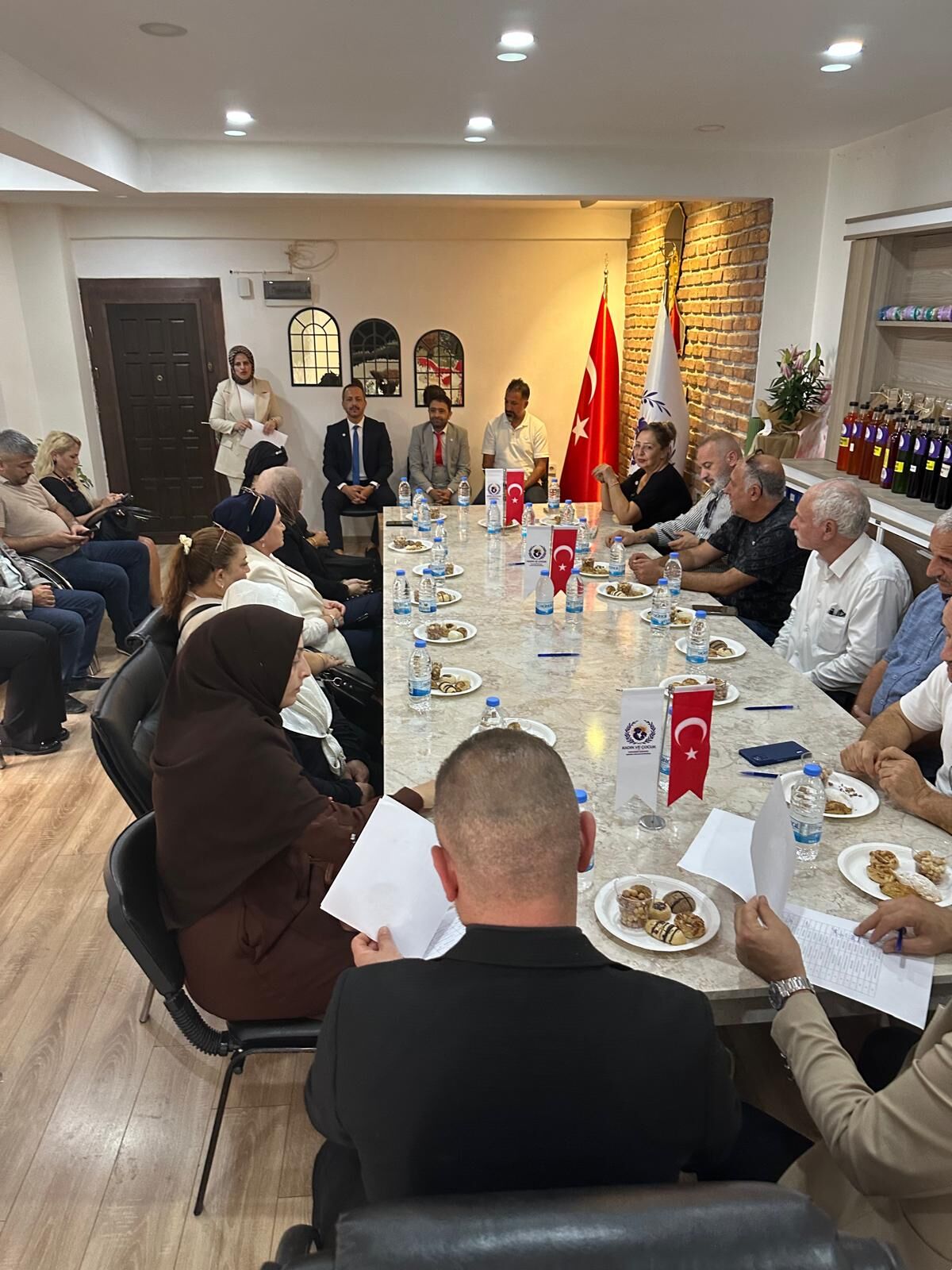Memnune Kayhan Guven Tazeledi (2)