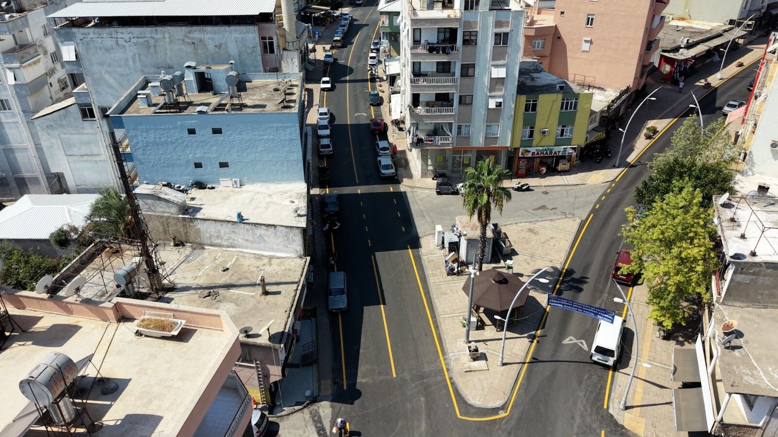 Mersin’in trafiğini rahatlatacak 3 caddede çalışma başladı