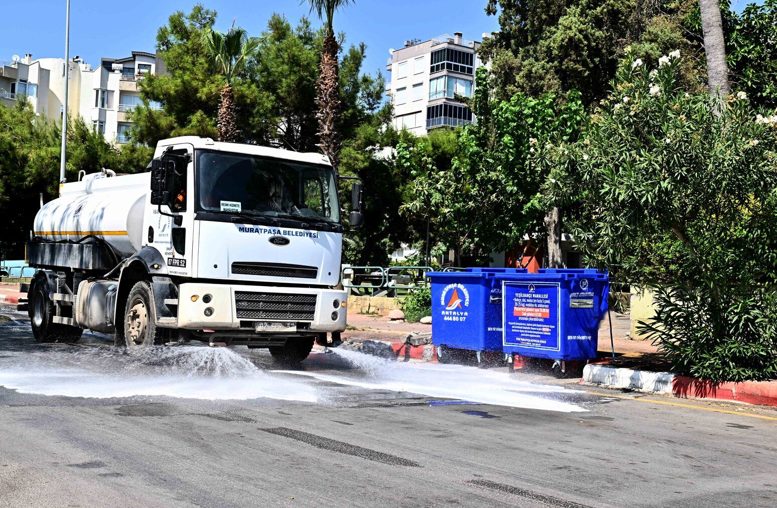 Muratpaşa Belediyesi Düğmeye Bastı Derinlemesine Temizlik Yapıldı (2)