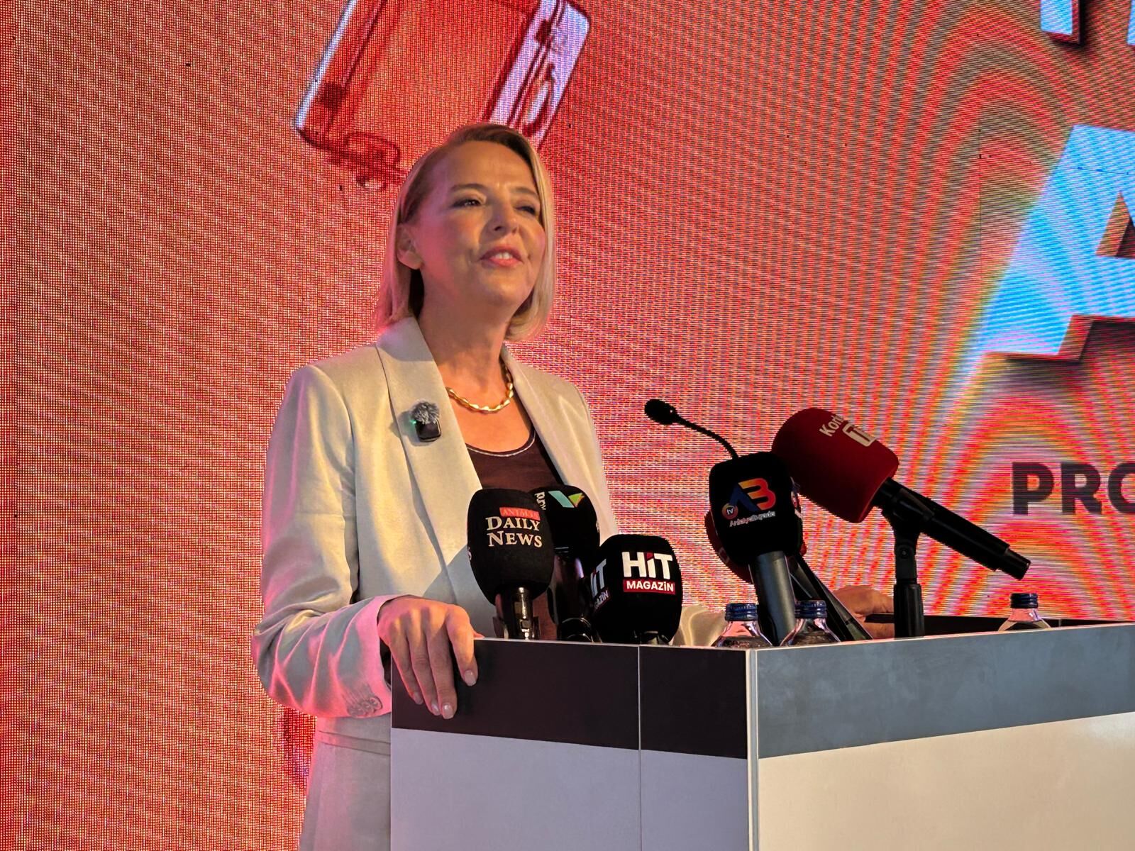 Projelerini Açıklayan Hatice Öz’den Ilginç Çıkış (2)