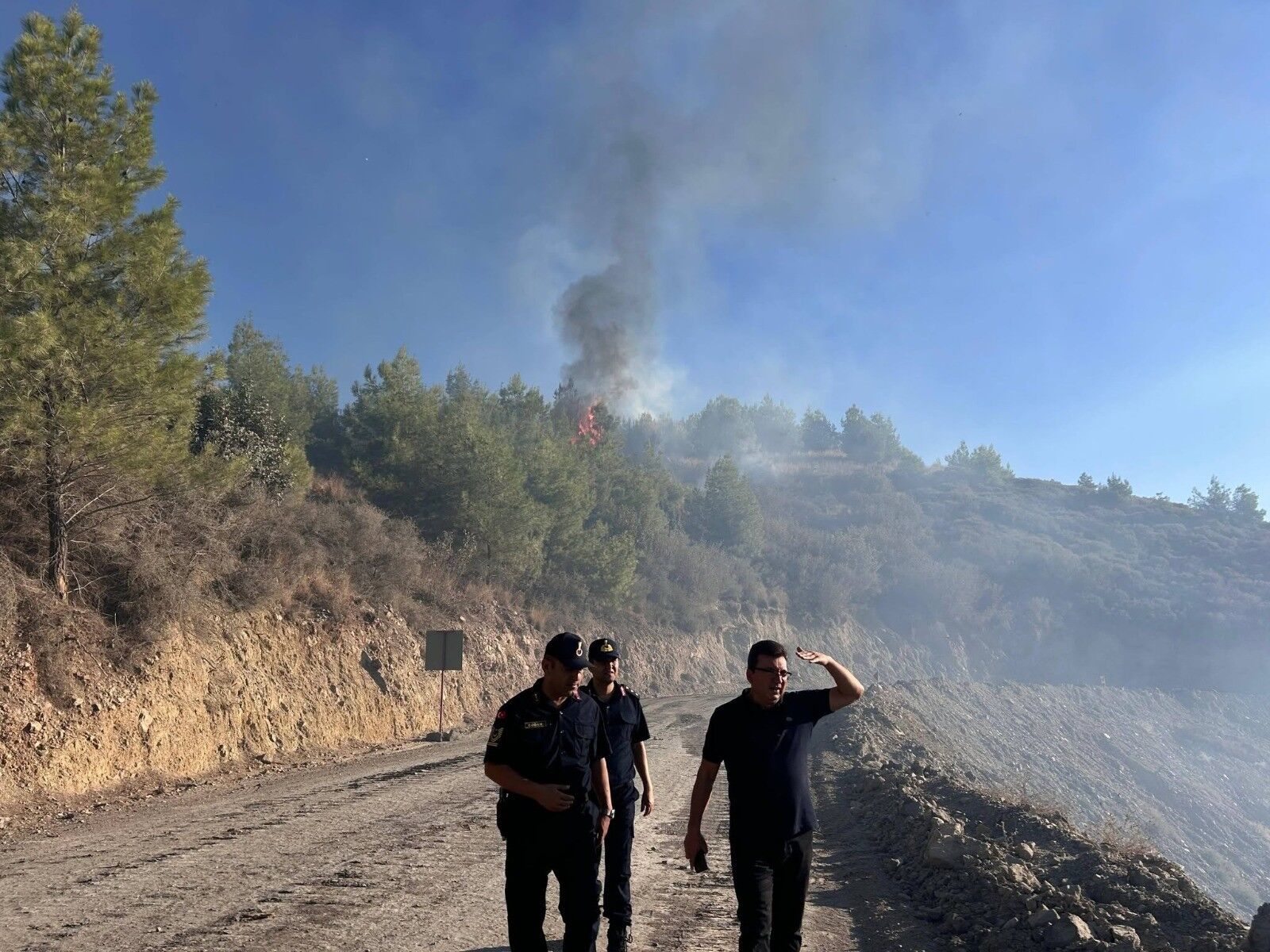 Serik'teki Yangın Kontrol Altına Alındı! Hasar Tespit Çalışmaları Başladı (4)