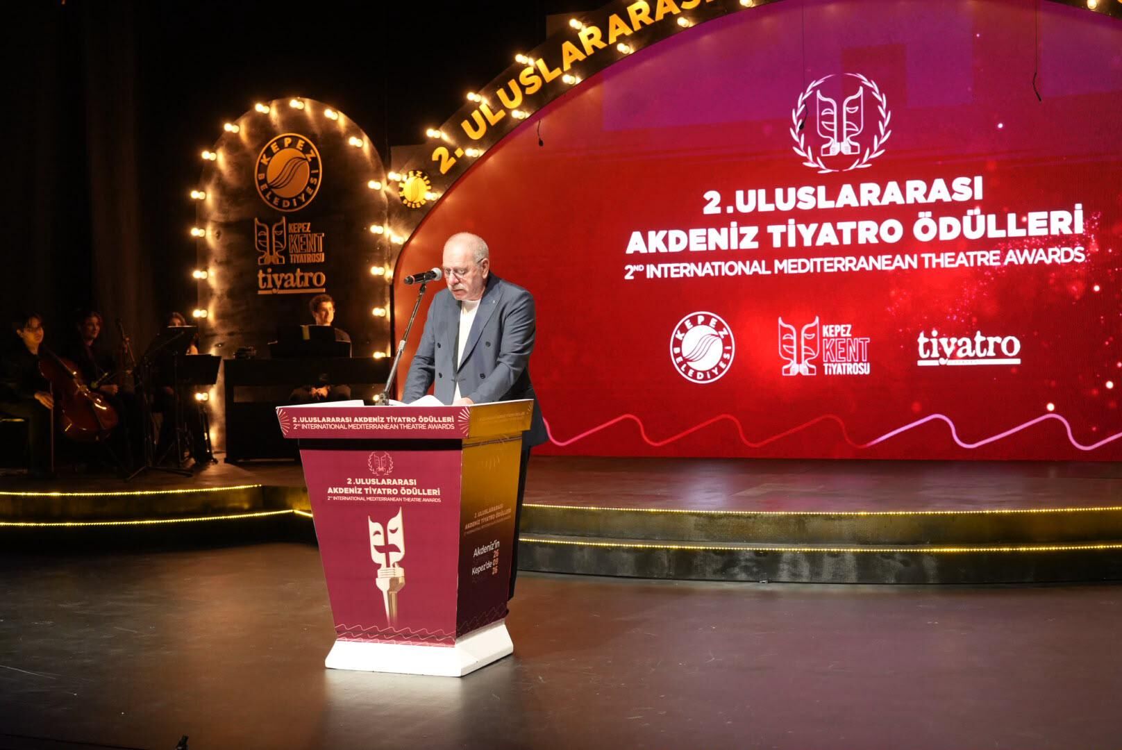 Tiyatronun Yıldızları Kepez’de Ödüllendirildi (6)