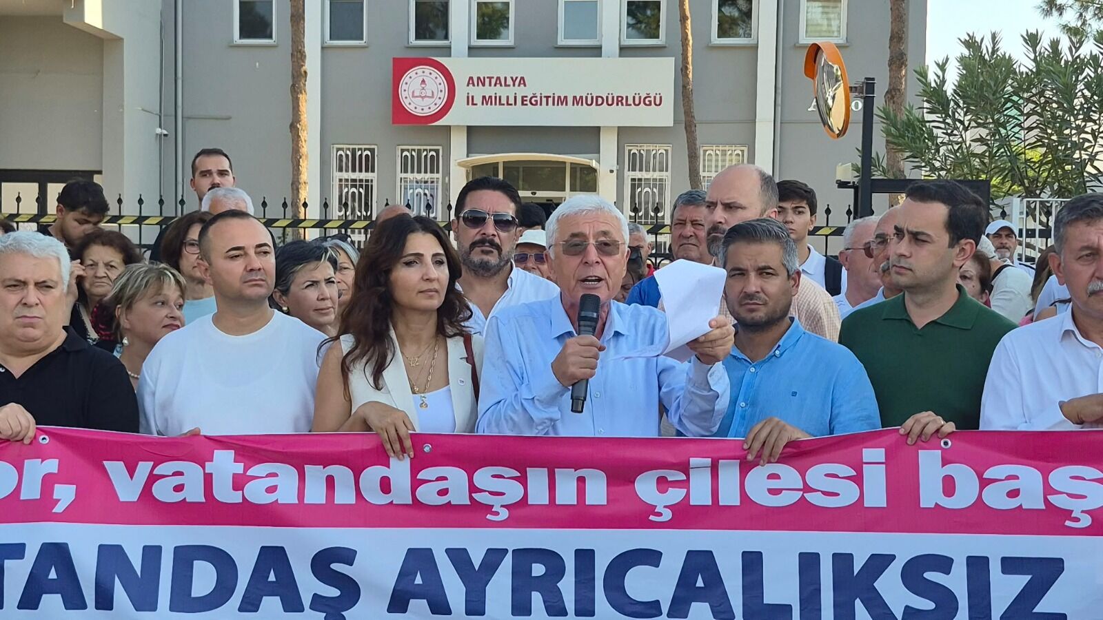 Yeni Partili Kamacidan Iktidara Egitim Bombardimani (2)
