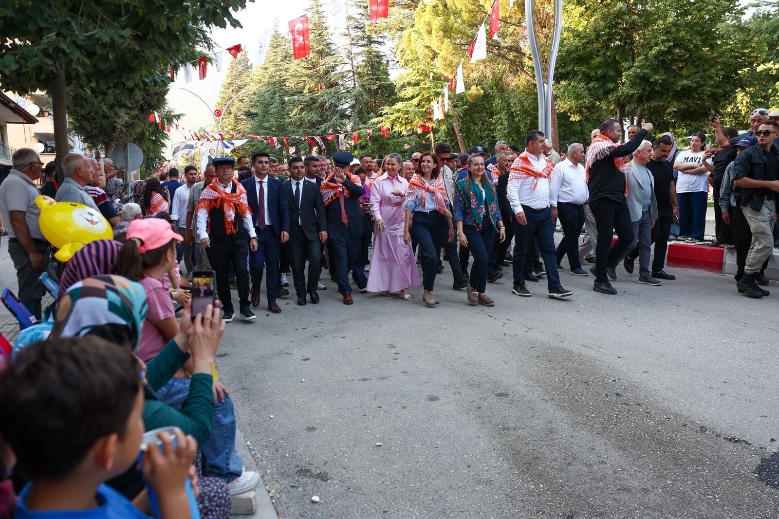 Yörük Kızı Büşra Özdemir Elmalı’da Yörük Coşkusuna Ortak Oldu (6)