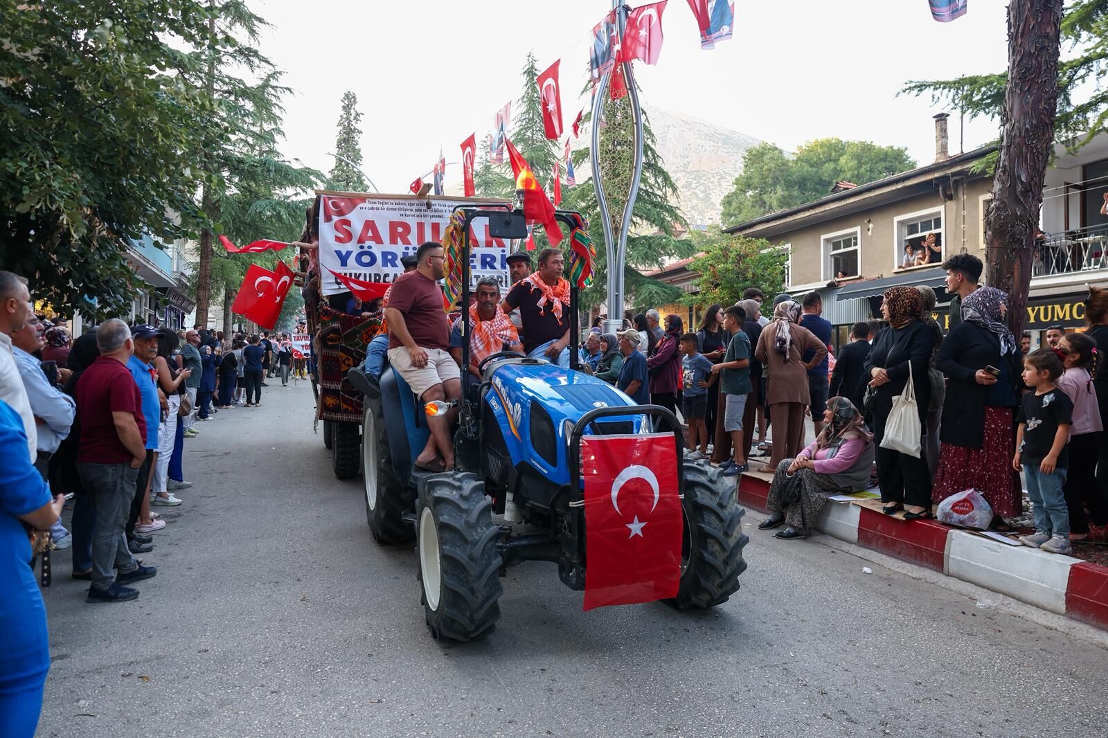 Yörük Kızı Büşra Özdemir Elmalı’da Yörük Coşkusuna Ortak Oldu (7)