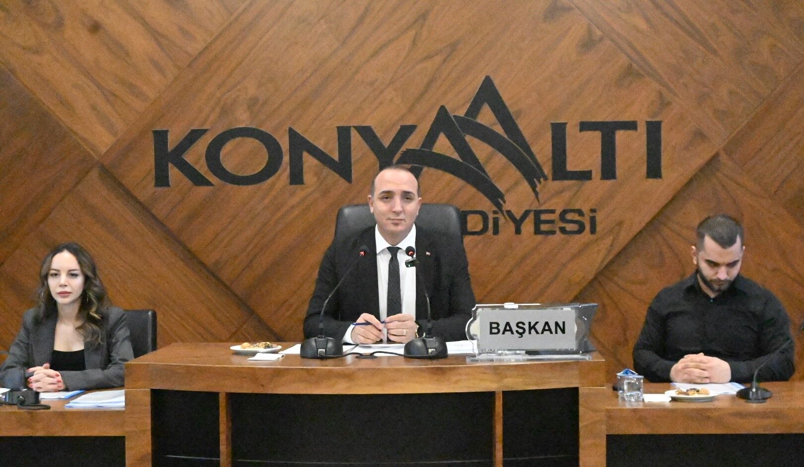 Ak Parti, Cem Kotan’a Emekli Üzerinden Yüklendi (8)