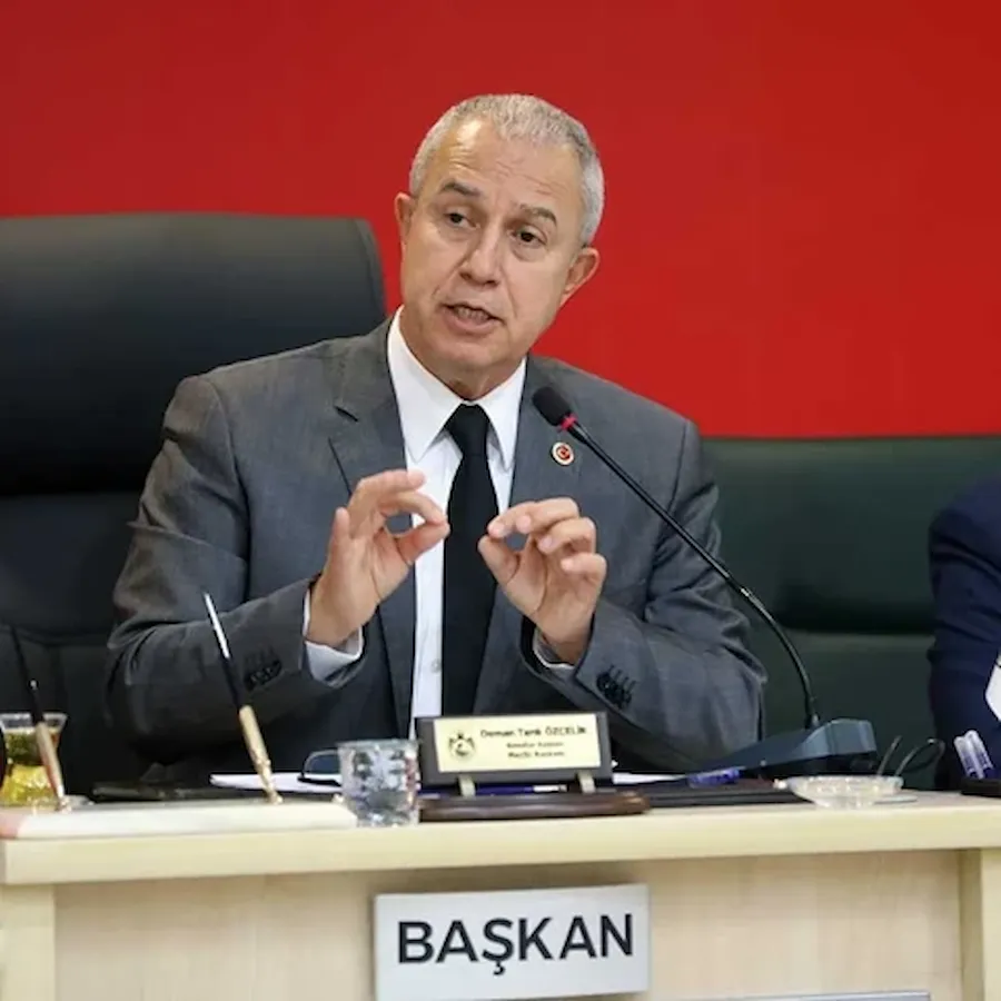 Ak Parti’ye Geçeceği Söylenen Alanya Belediye Başkanı Osman Tarık Özçelik’ten Ilk Açıklama Geldi