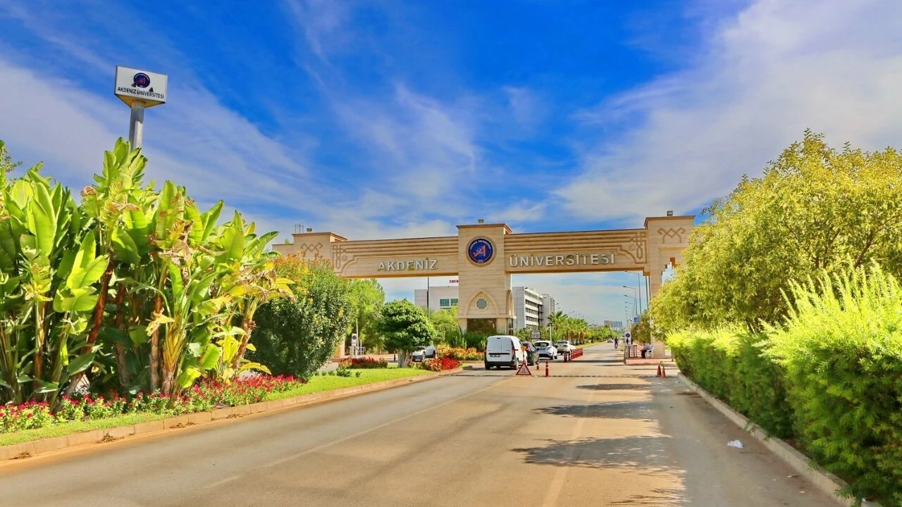 Akdeniz Universitesinde Aksam Yemekleri Kaldirildi Ogrenciler Harekete Gecti (1)-1