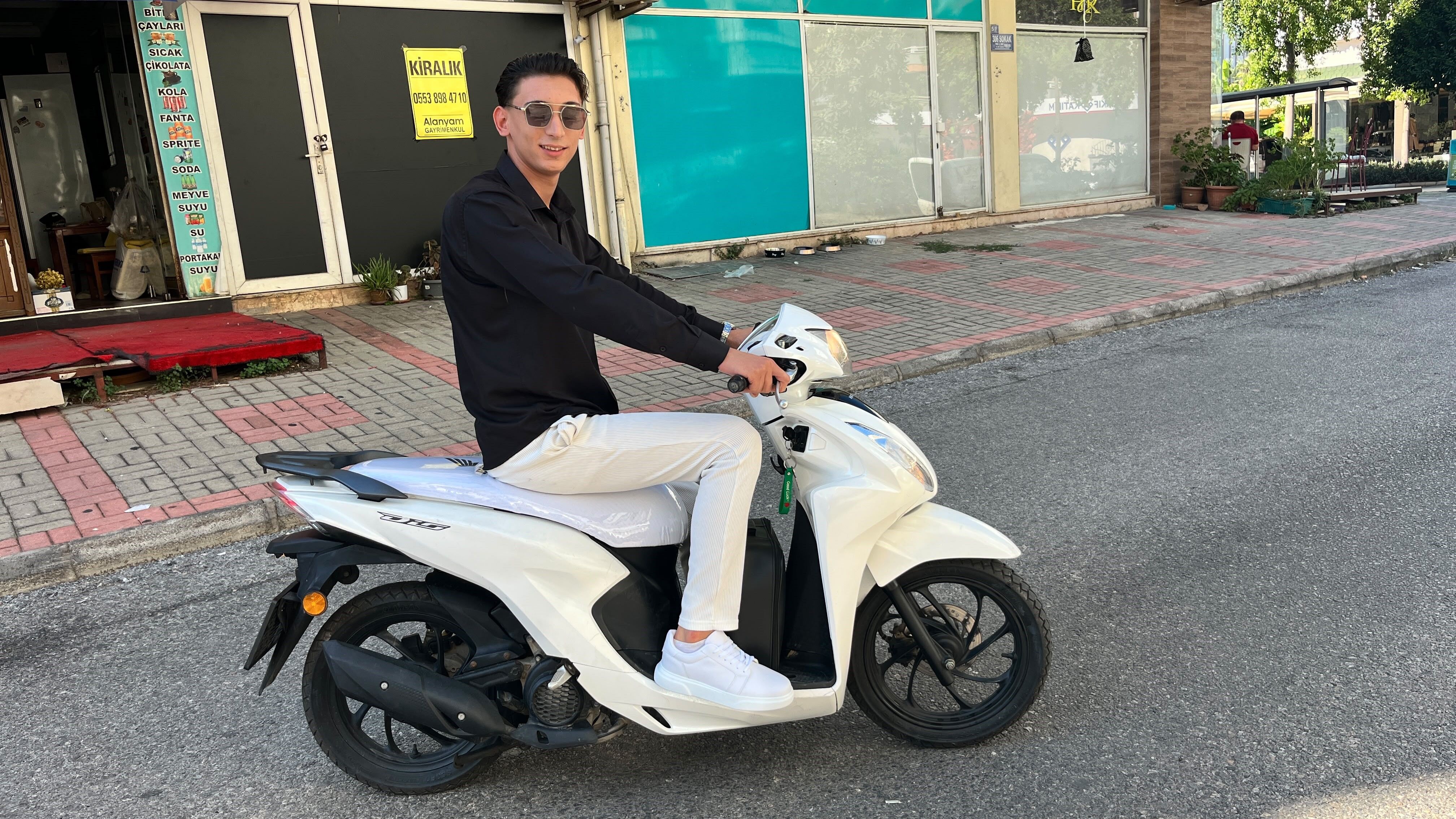 Alanya’daki Genç Berberden Ücretsiz Hizmet (6)