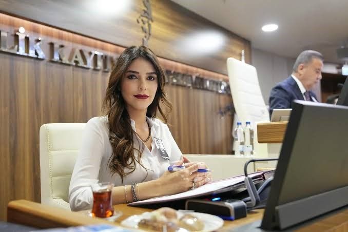 Antalya Büyükşehir Belediye Meclis Üyesi Müge Gezginci Ünsal’ın Kardeşi Ile Ilgili Ilginç Karar (1)-1