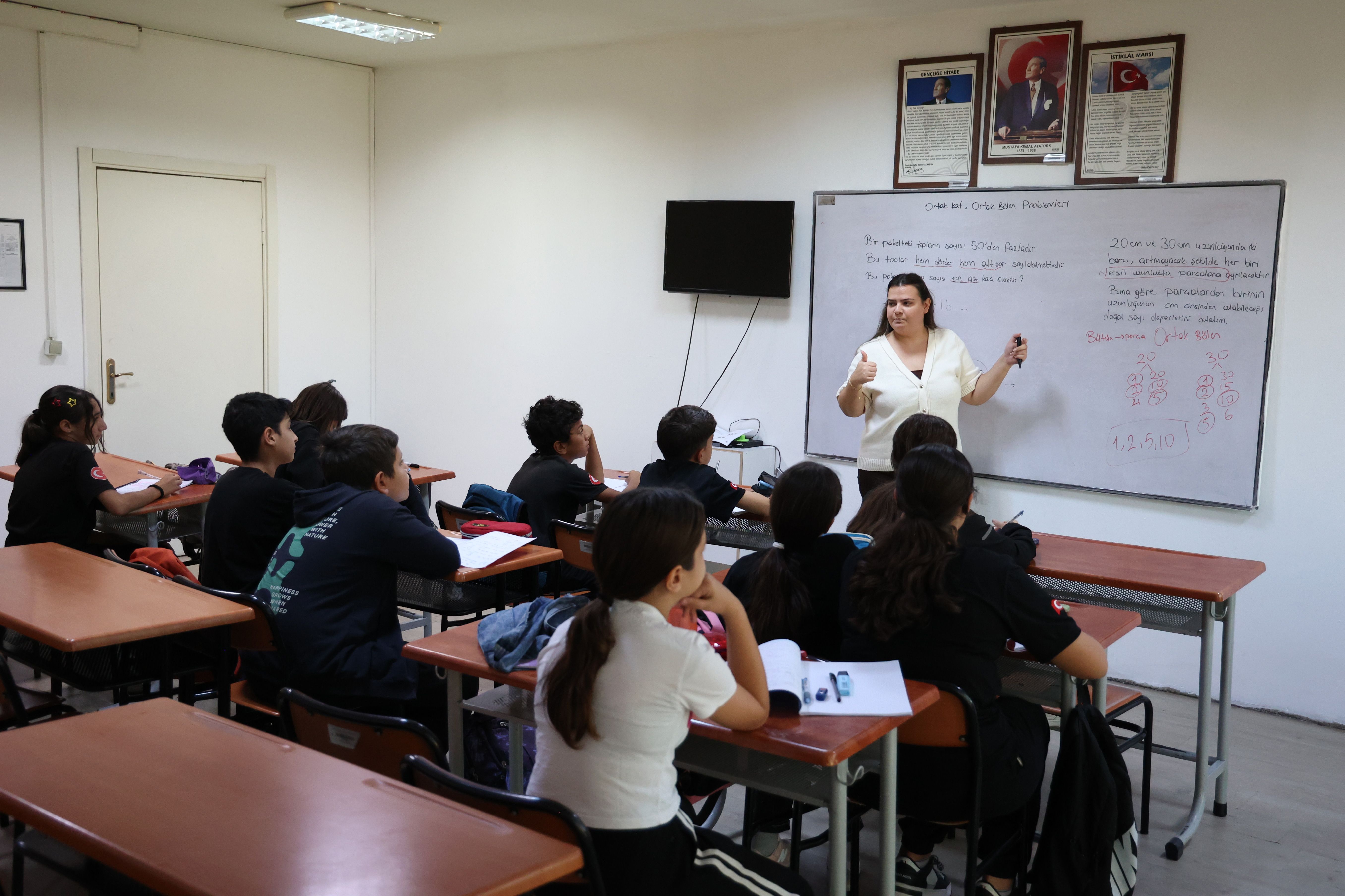 Antalya Büyükşehir Belediyesi’nden 8 Bin Öğrenciye Ücretsiz Destek (1)