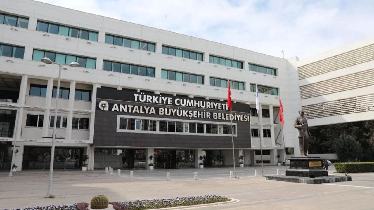 Antalya Büyükşehir’de Iki Birimde Yeni Görev Dağılımı Belli Oldu (4)-1