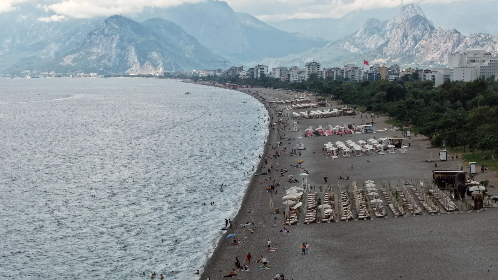 Antalya’da Aynı Mahallede Milyonlar Oynuyor (2)-1