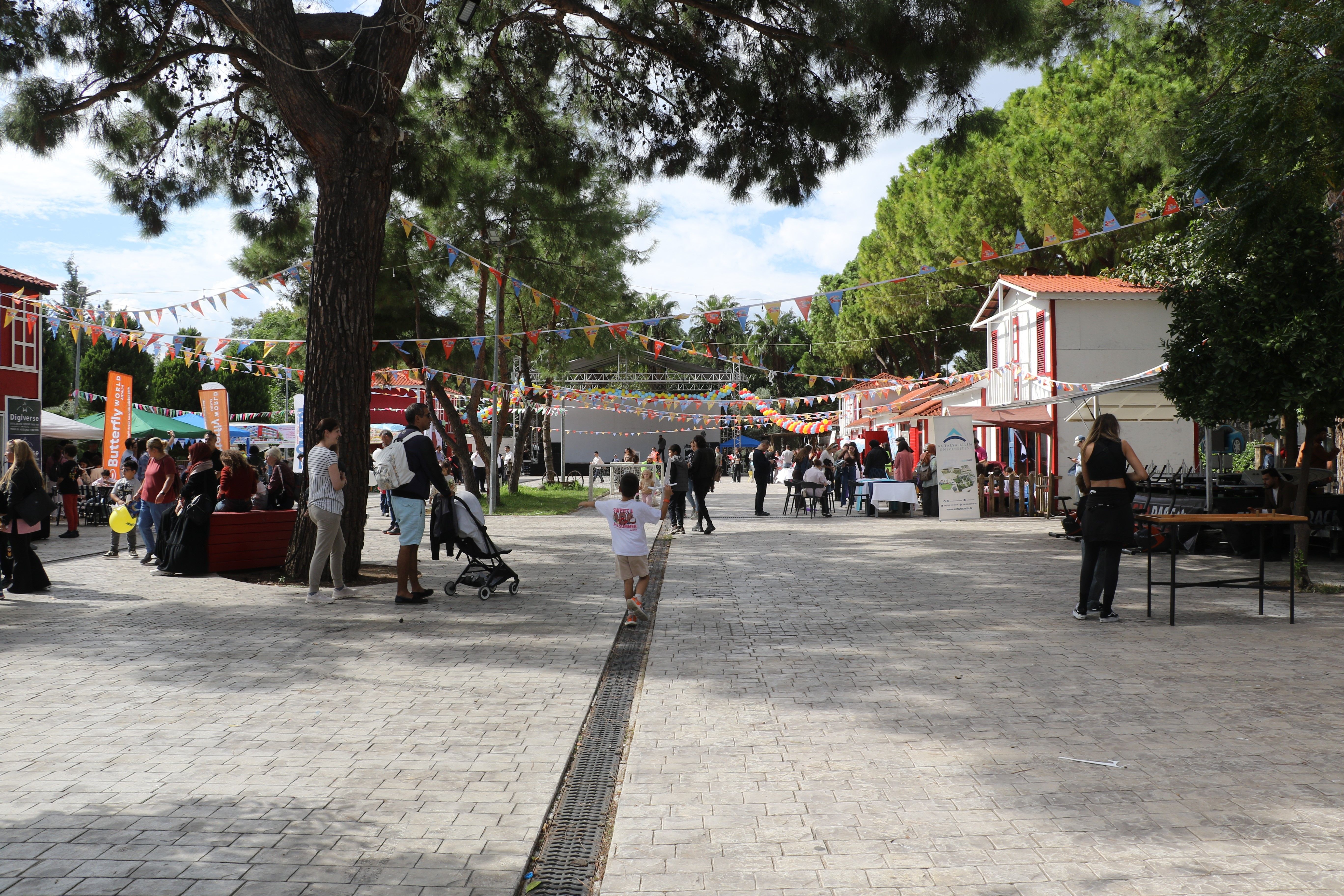 Antalya’da Çocuklar Hem Öğrendi Hem Eğlendi (2)