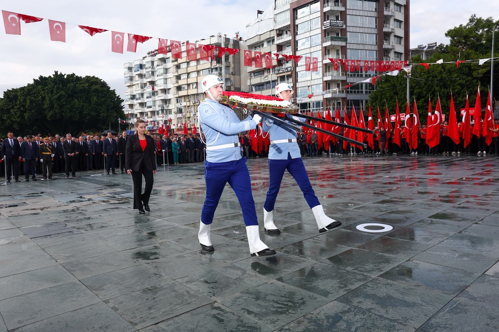 Antalya’da Cumhuriyet Bayramı Kutlamaları Çelenk Sunma Töreniyle Başladı (2)
