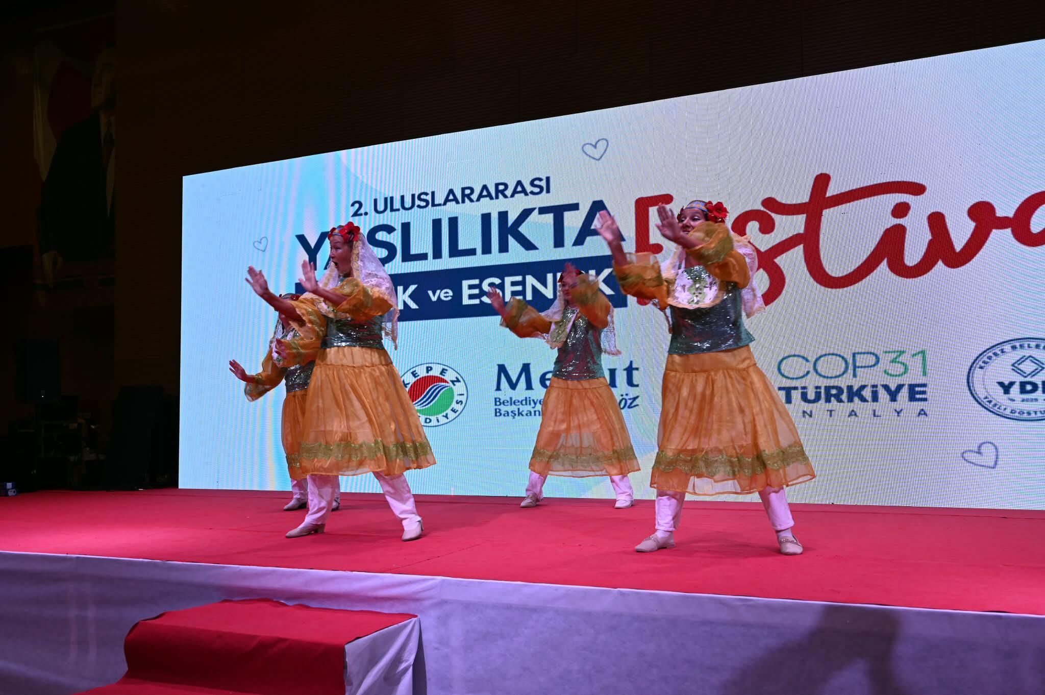 Antalya’da Dikkat Çeken Festival Kuşaklar Buluştu (3)