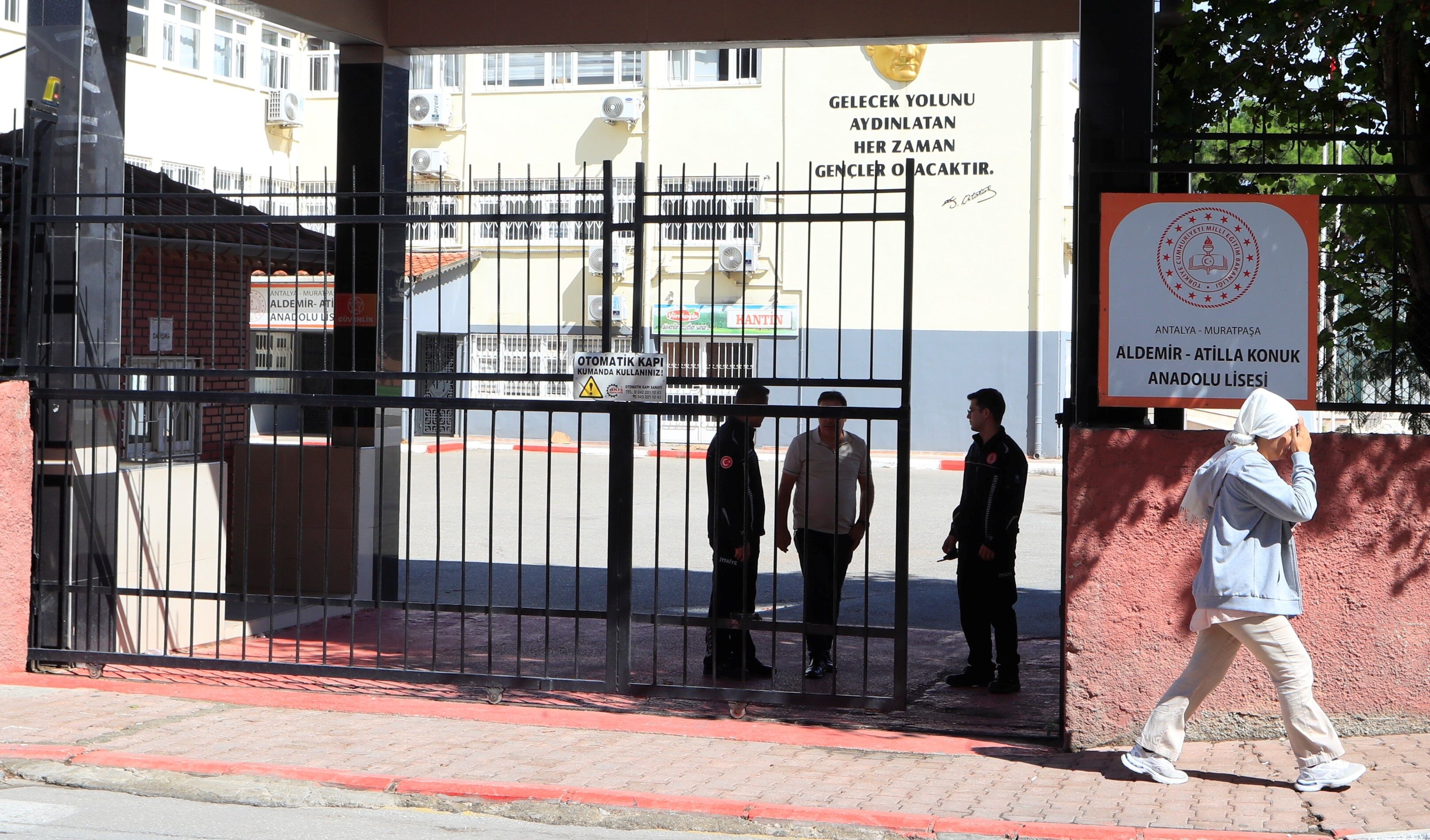 Antalya’da Kpss Sonrası Okulda Mahsur Kaldı (2)