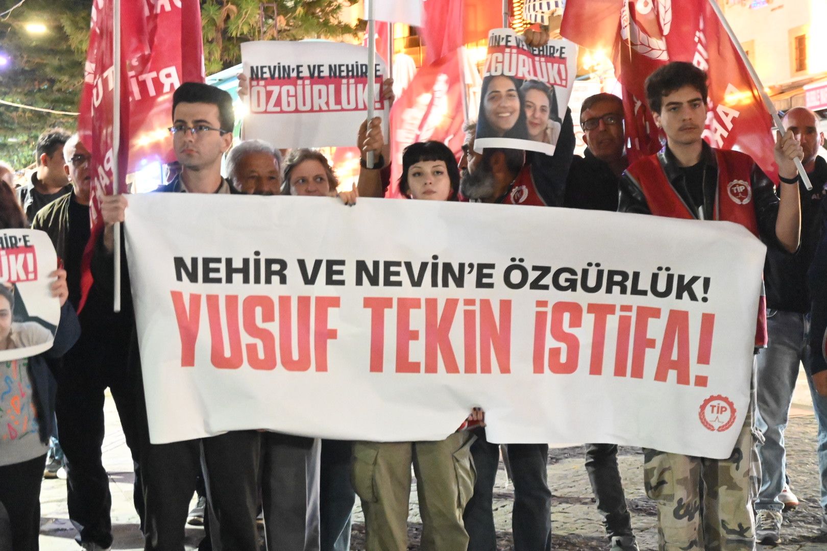 Antalyada Ogrencilerden Yusuf Tekine Istifa Cagrisi (3)