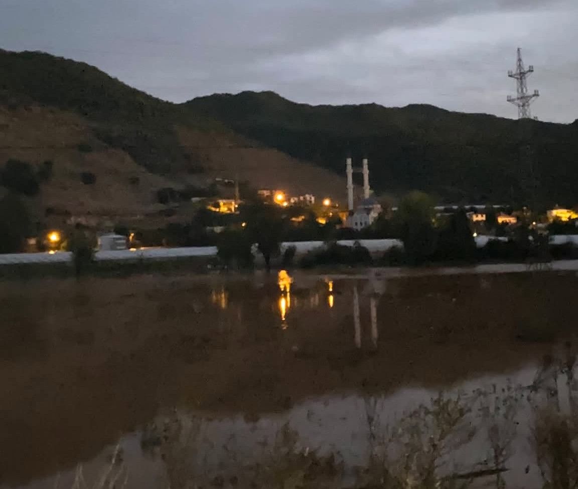 Antalya’da Sel Suları Bir Köyün Geleceğini Yok Etti (3)