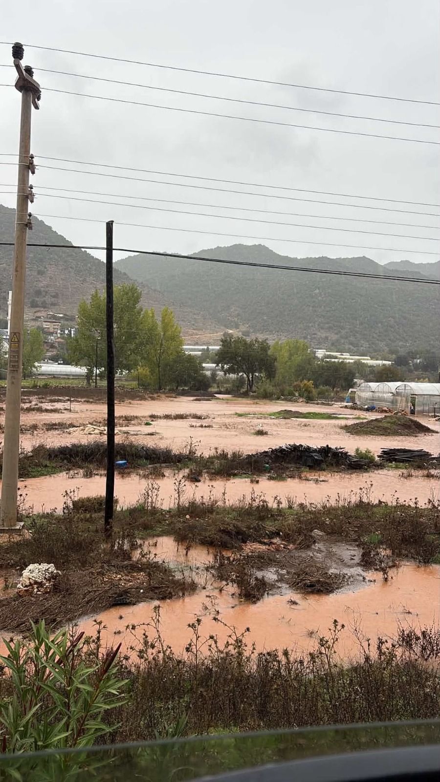 Antalya’da Sel Suları Bir Köyün Geleceğini Yok Etti (7)