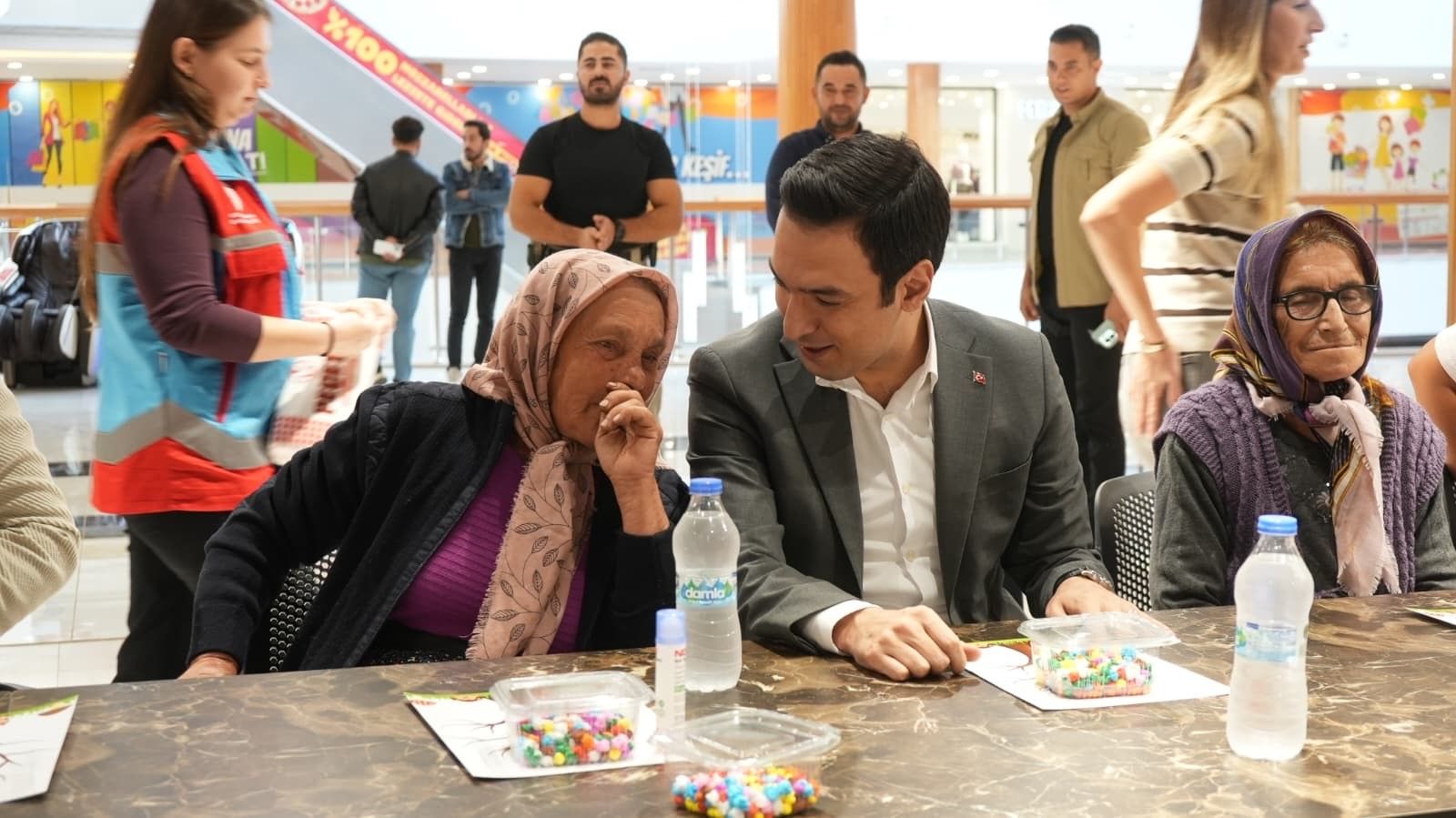 Antalya’da Yaş Almanın Önüne Sanat Ve Eğlence Çıktı (2)