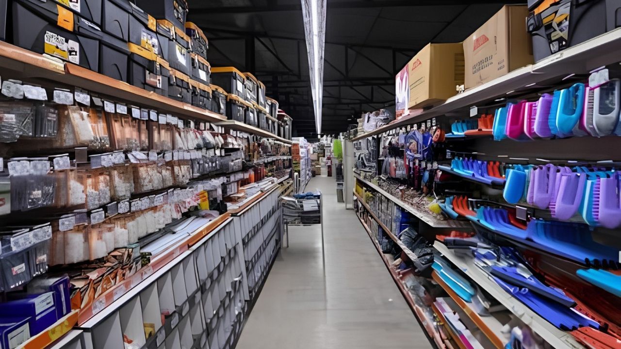 Antalya’da Zincir Markete Kapatma Cezası! 3 Gün Mühürlendi (4)