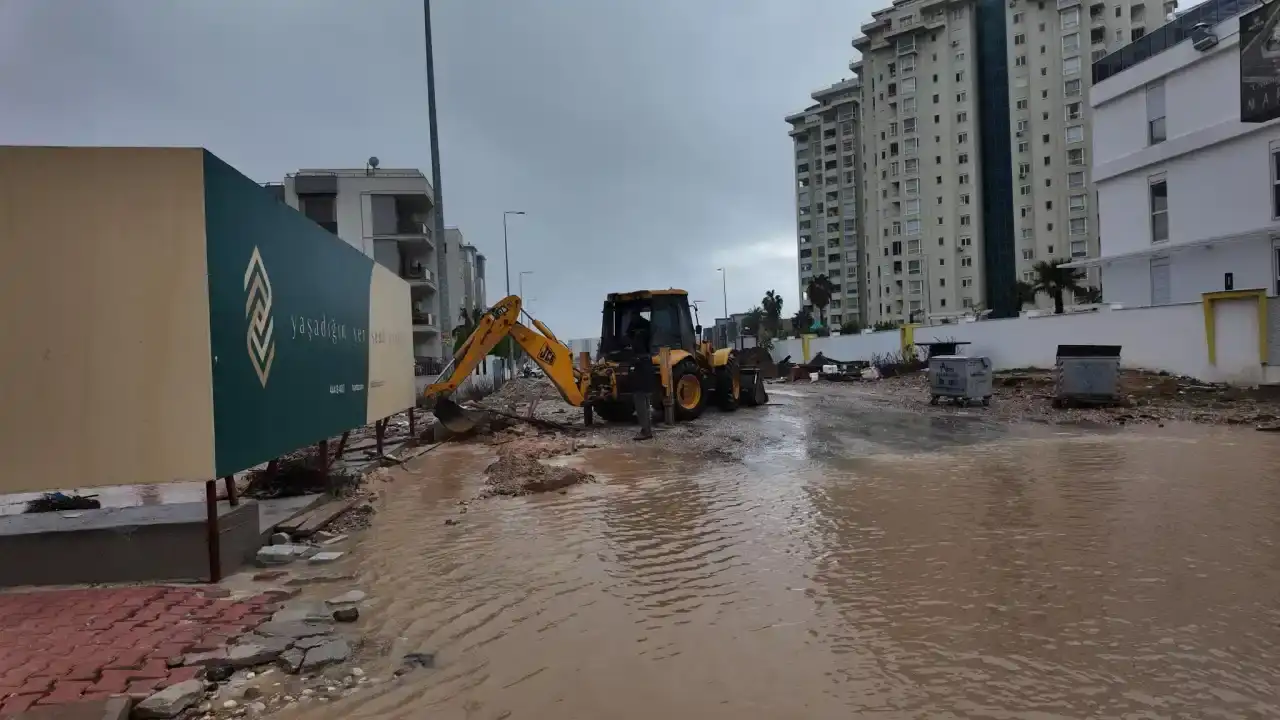 Antalya’daki Su Baskınından Sonra Yetki Tartışması Yeniden Gündemde (2)