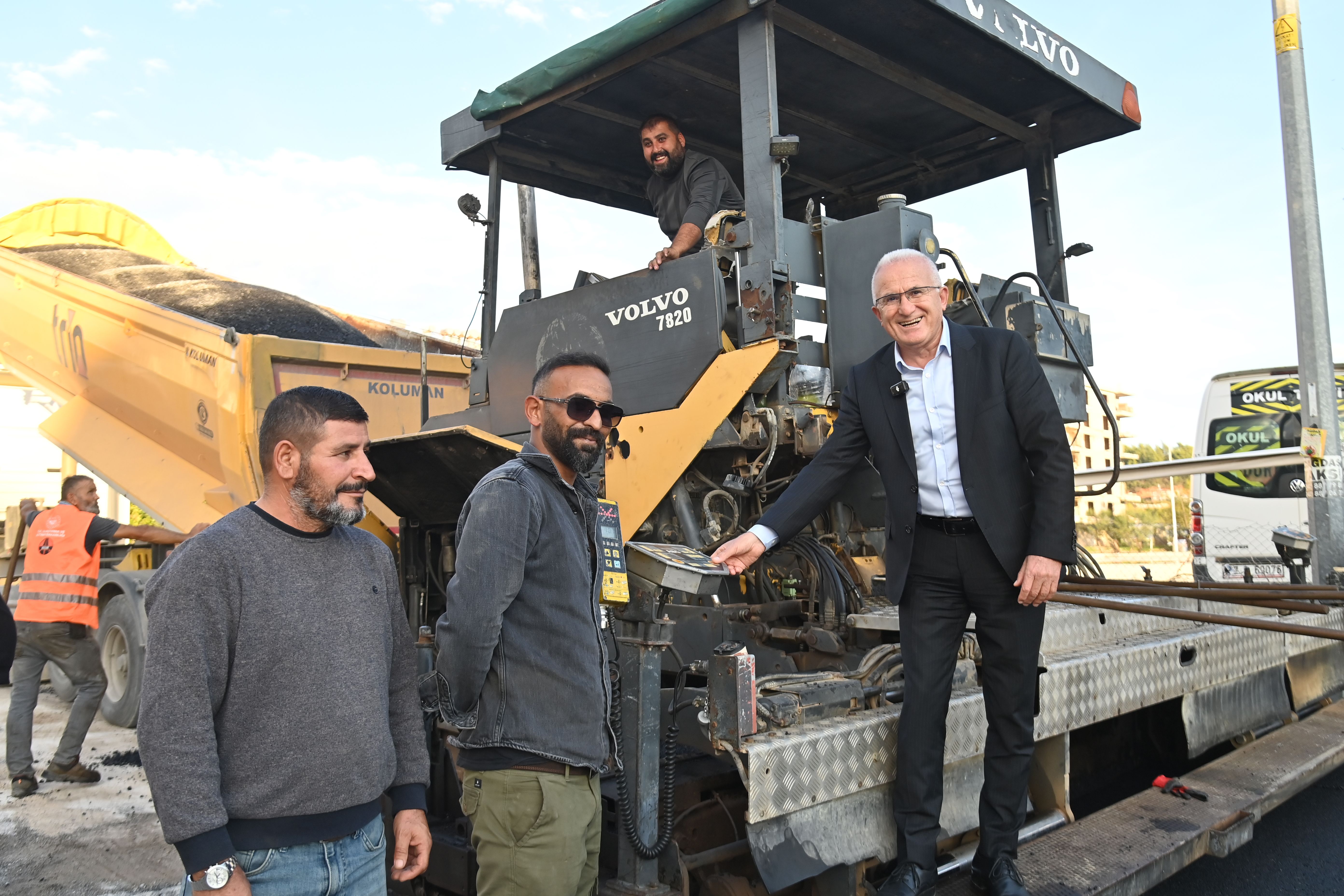 Antalya’daki Temel Eğitim Mahallesi’ne Sıcak Asfalt (5)