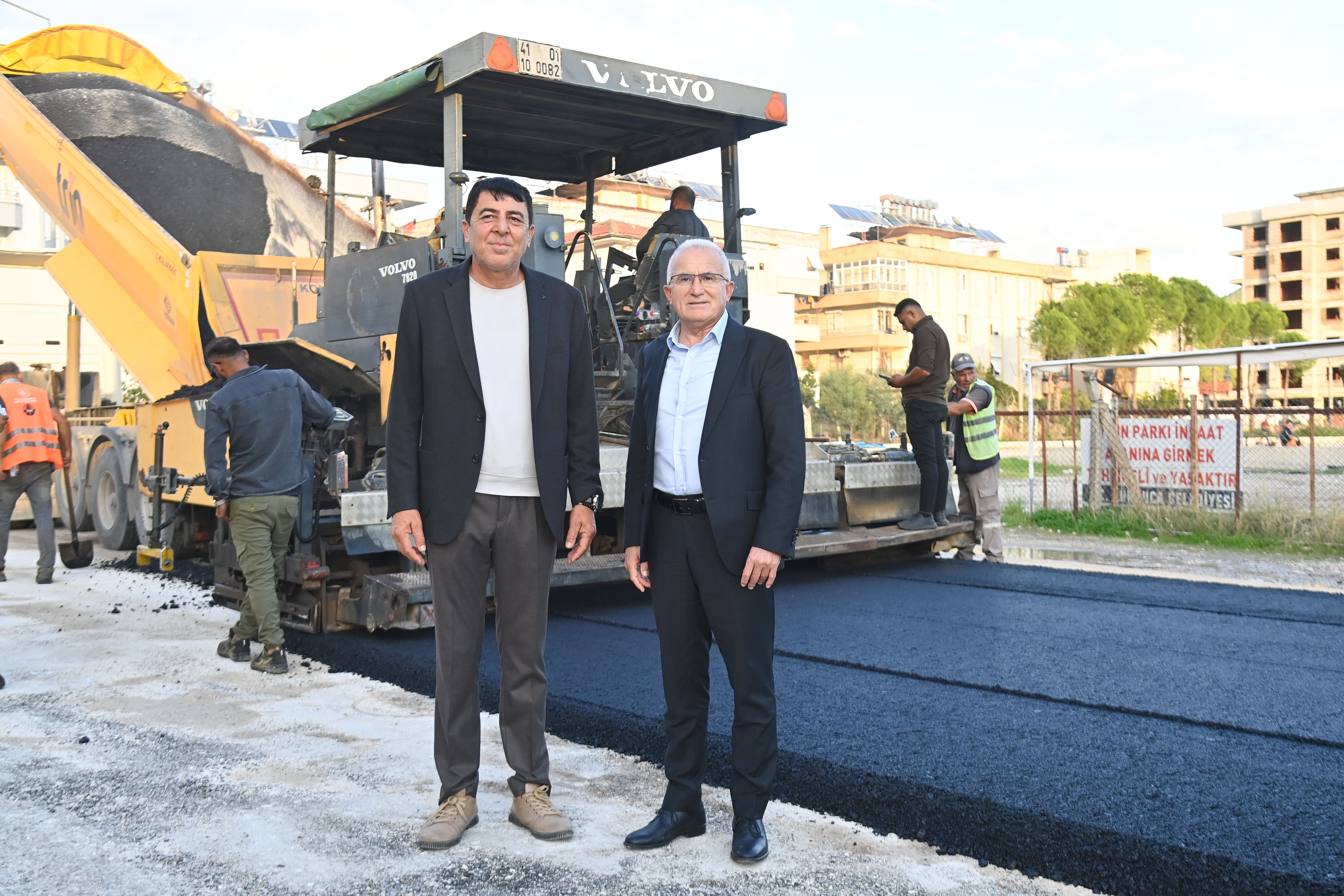 Antalya’daki Temel Eğitim Mahallesi’ne Sıcak Asfalt (7)