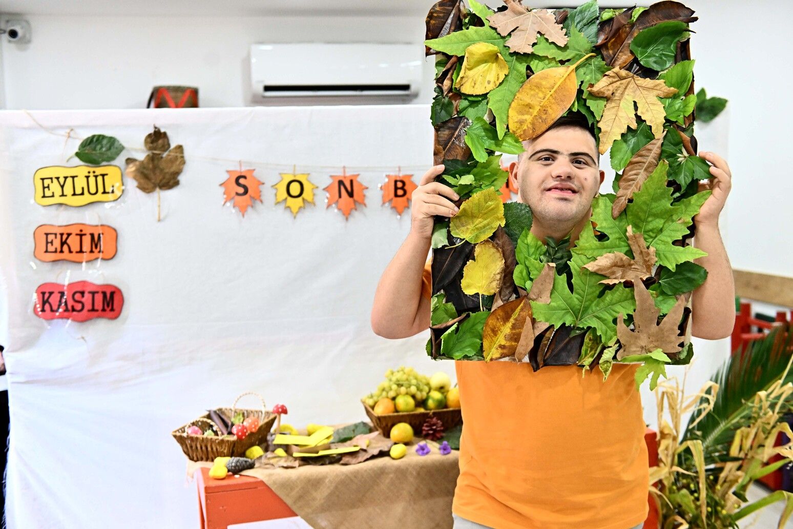 Antalya’nın Engelsiz Kafesi Sonbaharı Drama Ile Karşıladı (2)