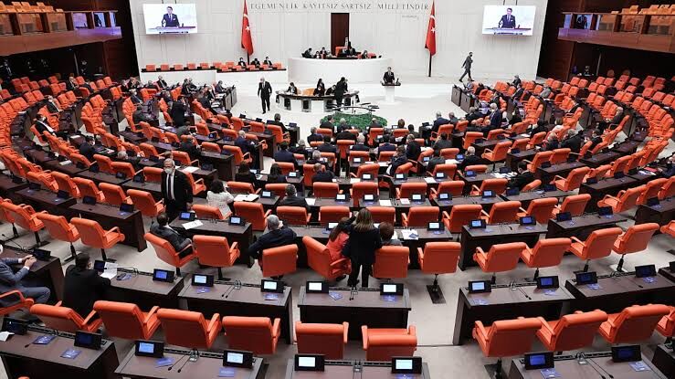 Antalyanin Eski Milletvekilinden Parlamenter Sisteme Donus Cagrisi (1)