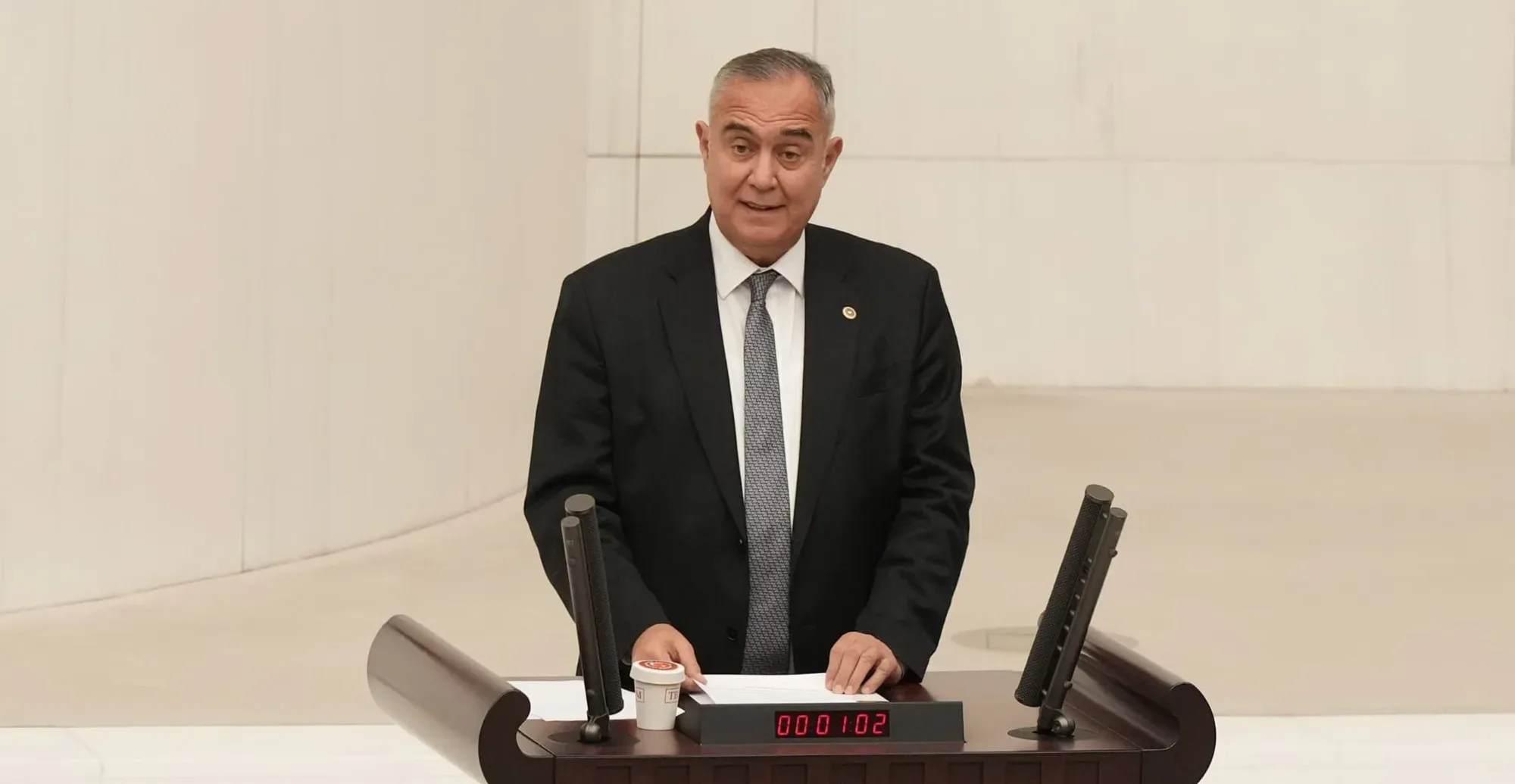 Antalyanin Kayip Vekili Fon Magduriyetleri Icin Sessizligini Bozdu (3)-1