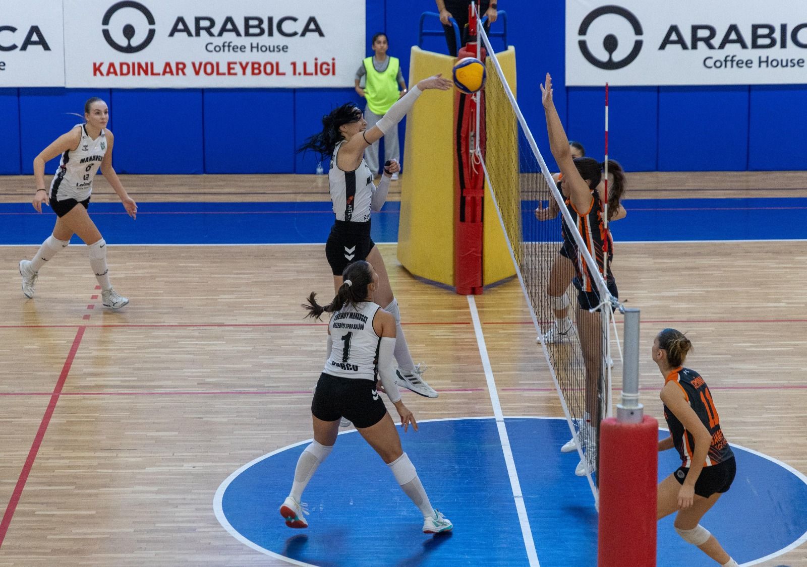 Antalya’nın Sultanları 5. Haftayı Geride Bıraktı! Antalya Derbisini Muratpaşa Kazandı (1)
