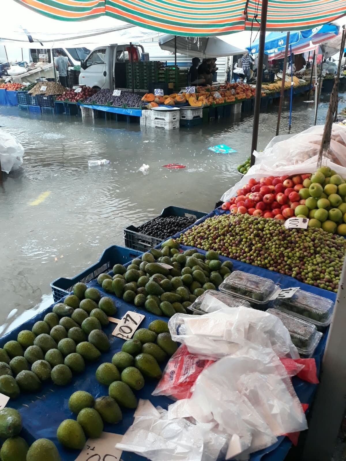 Antalya’nın Turizm Ilçesi Göle Döndü (3)