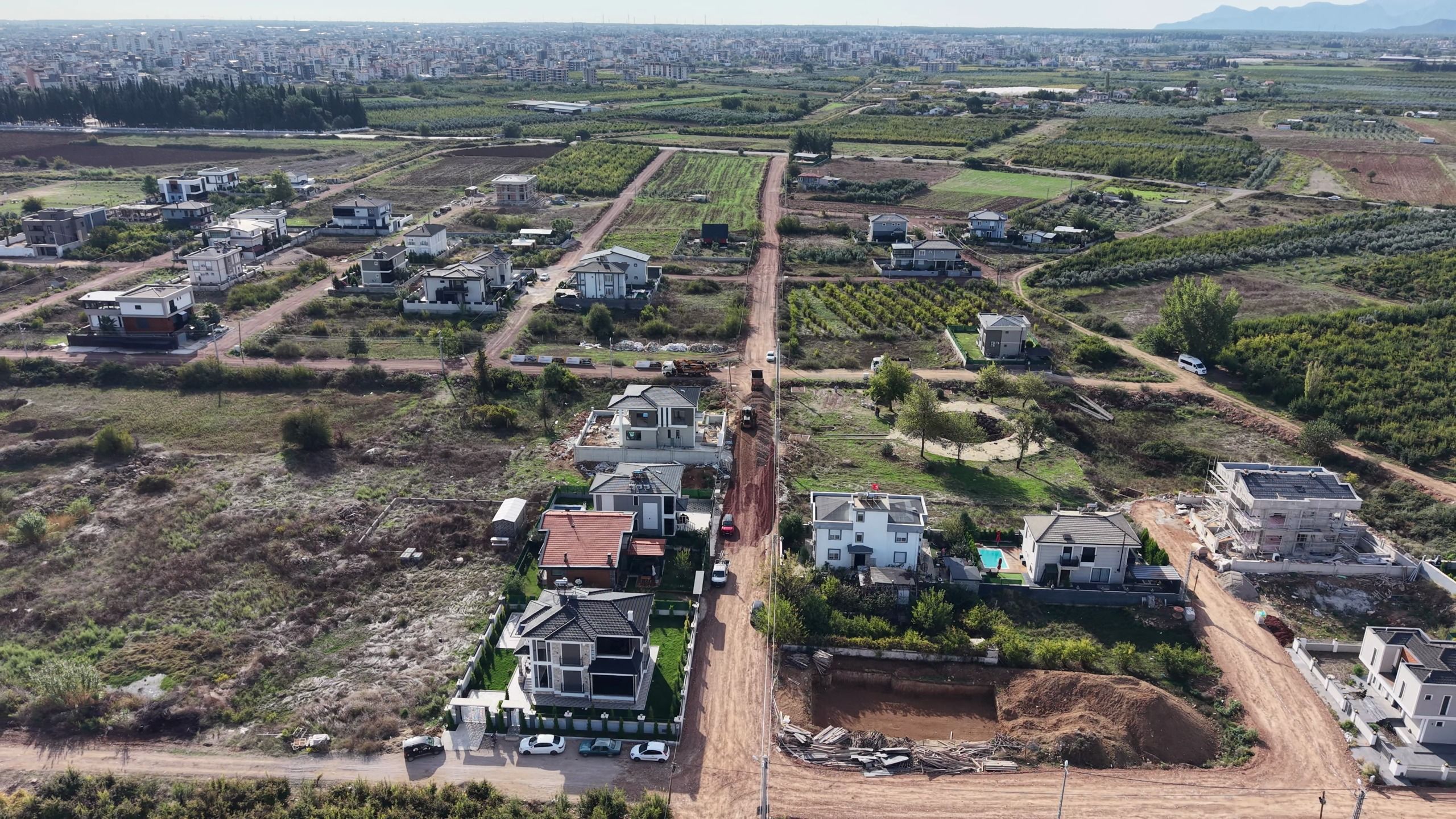 Antalya’nın Yeniköy Mahallesi’nde Yol Çalışması Başladı (5)