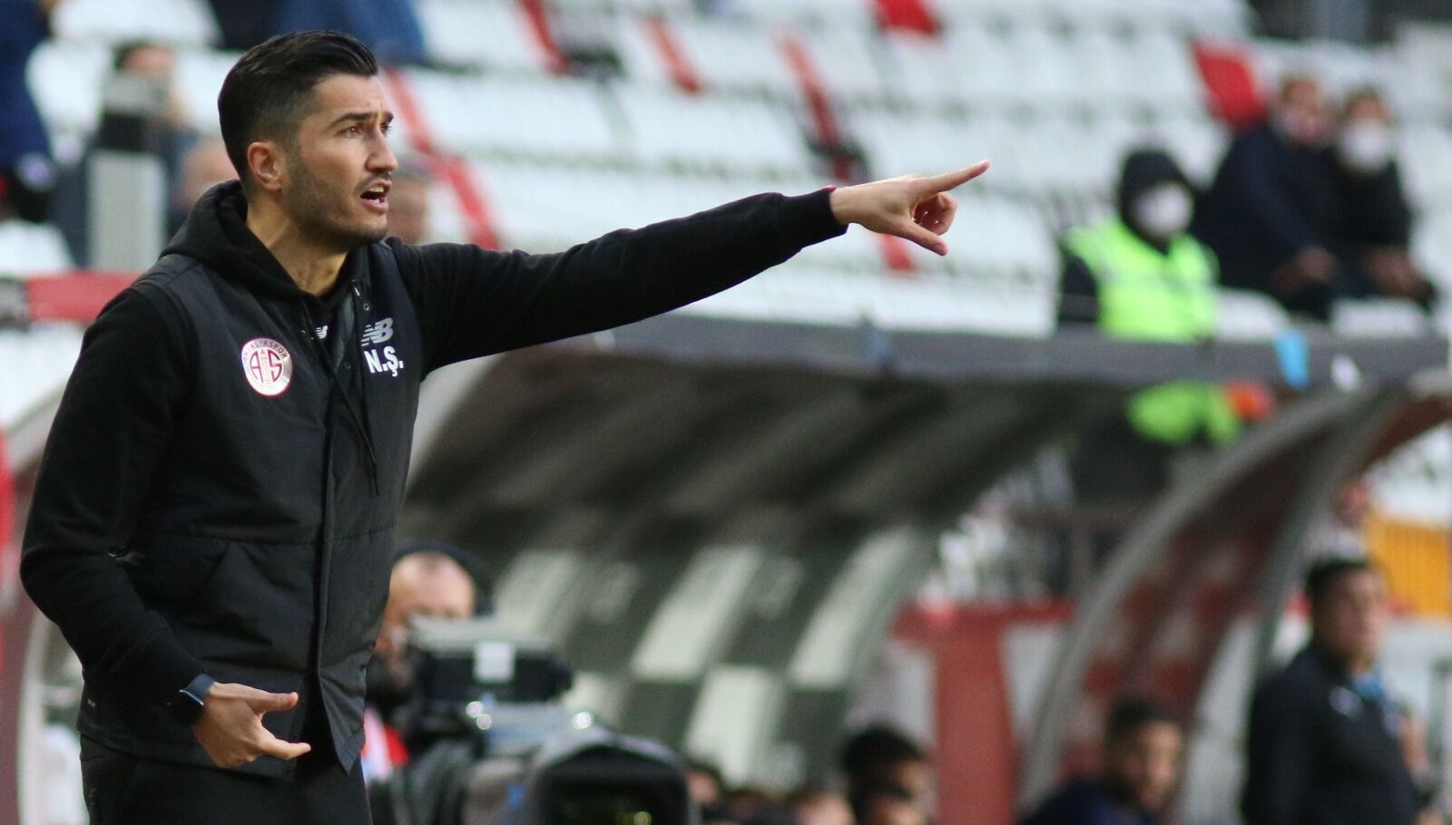 Antalyaspor’da Transfer Tahtası Yeniden Kapandı! 2 Dosyadan 2 Milyon Euro’luk Yeni Engel Bekleniyor (1)