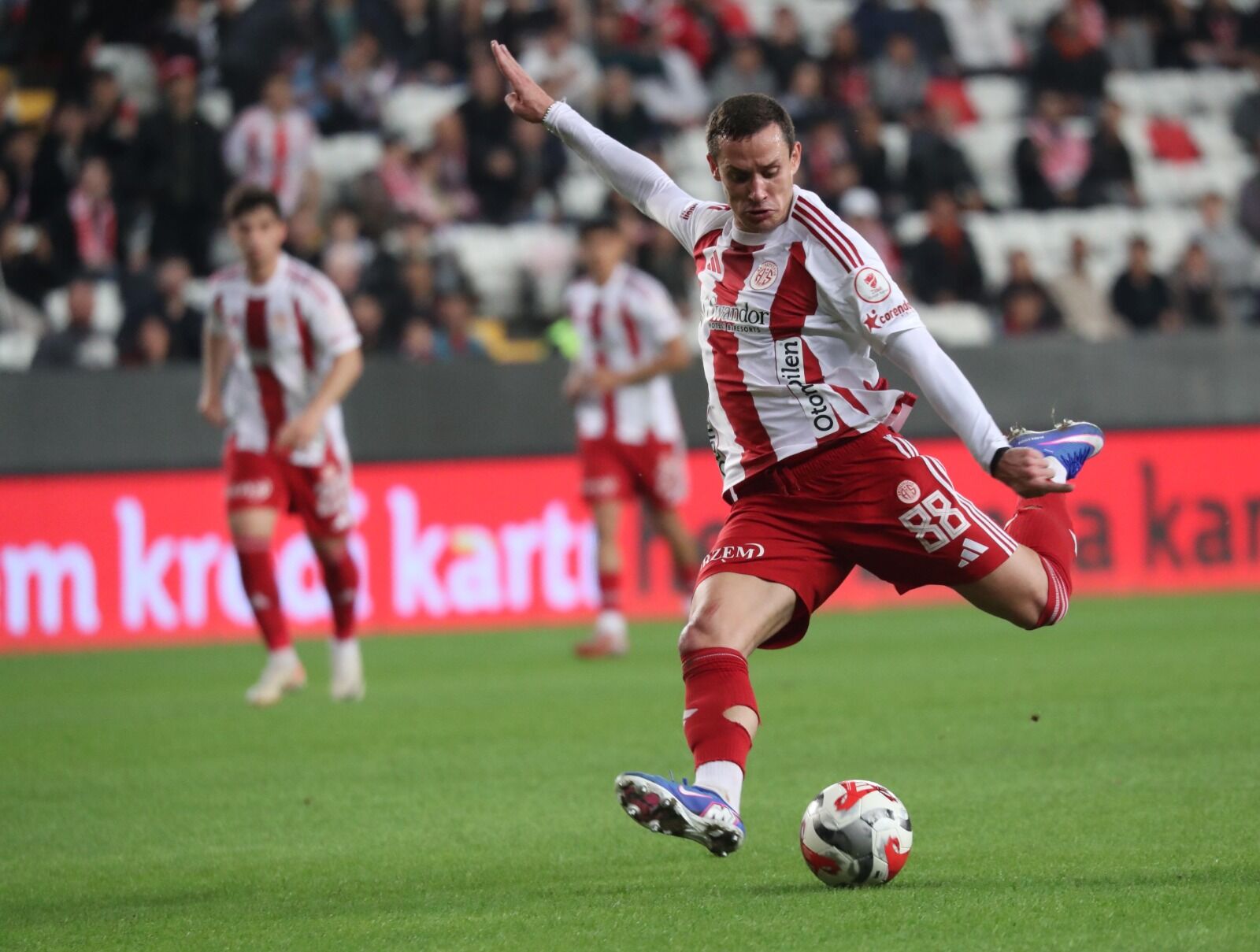 Antalyaspor’un Ekonomik Krizde Ilginç Tablo! Oynamadan Milyonlar Kazanıyorlar (4)