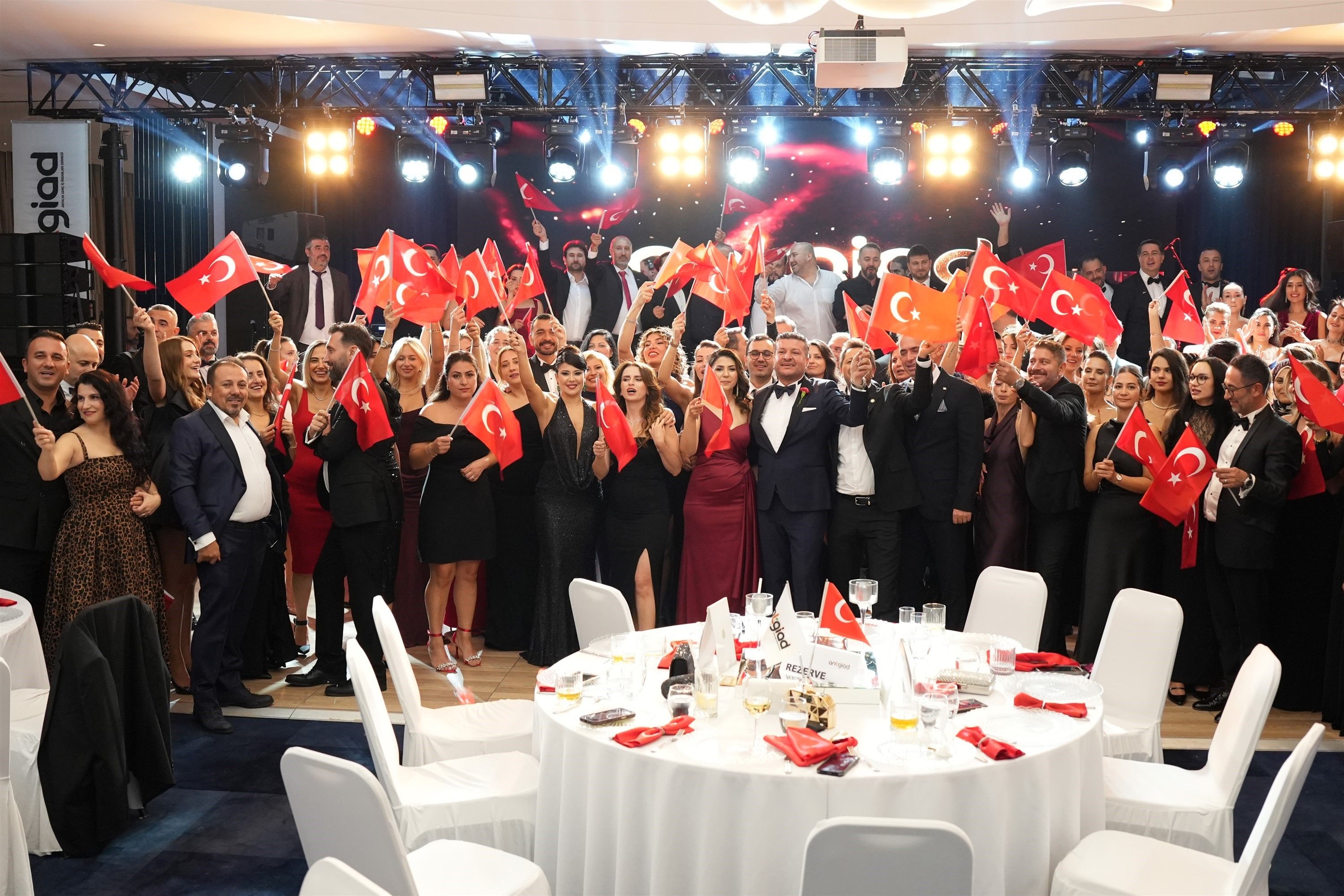 Antgi̇ad’ın Cumhuriyet Balosu’nda Ercan Yavaş’tan Gelecek Kuşaklara Çağrı (4)