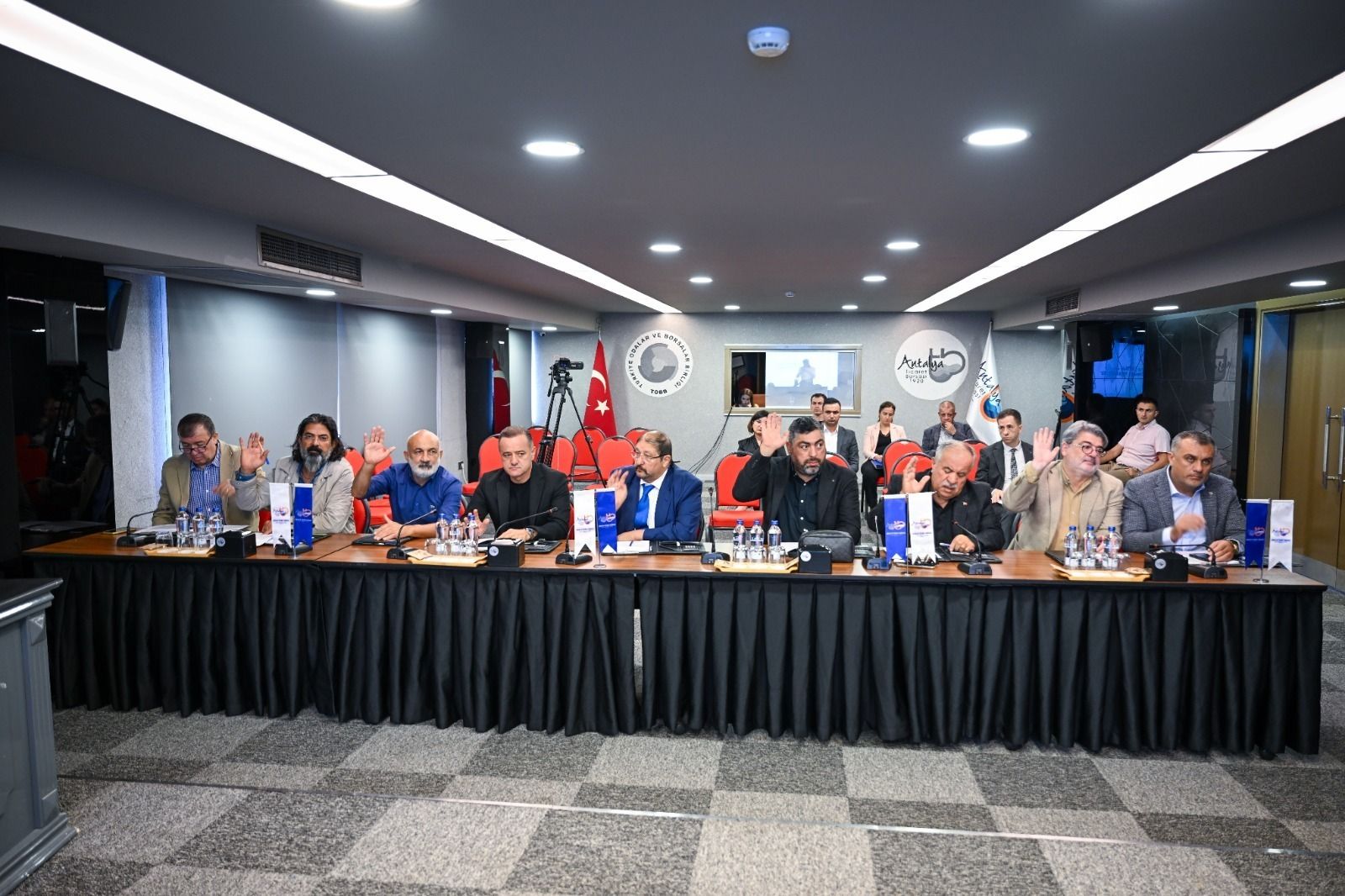 Atb’de Meclis Başkanı Yeniden Erdoğan Ekinci Oldu (3)